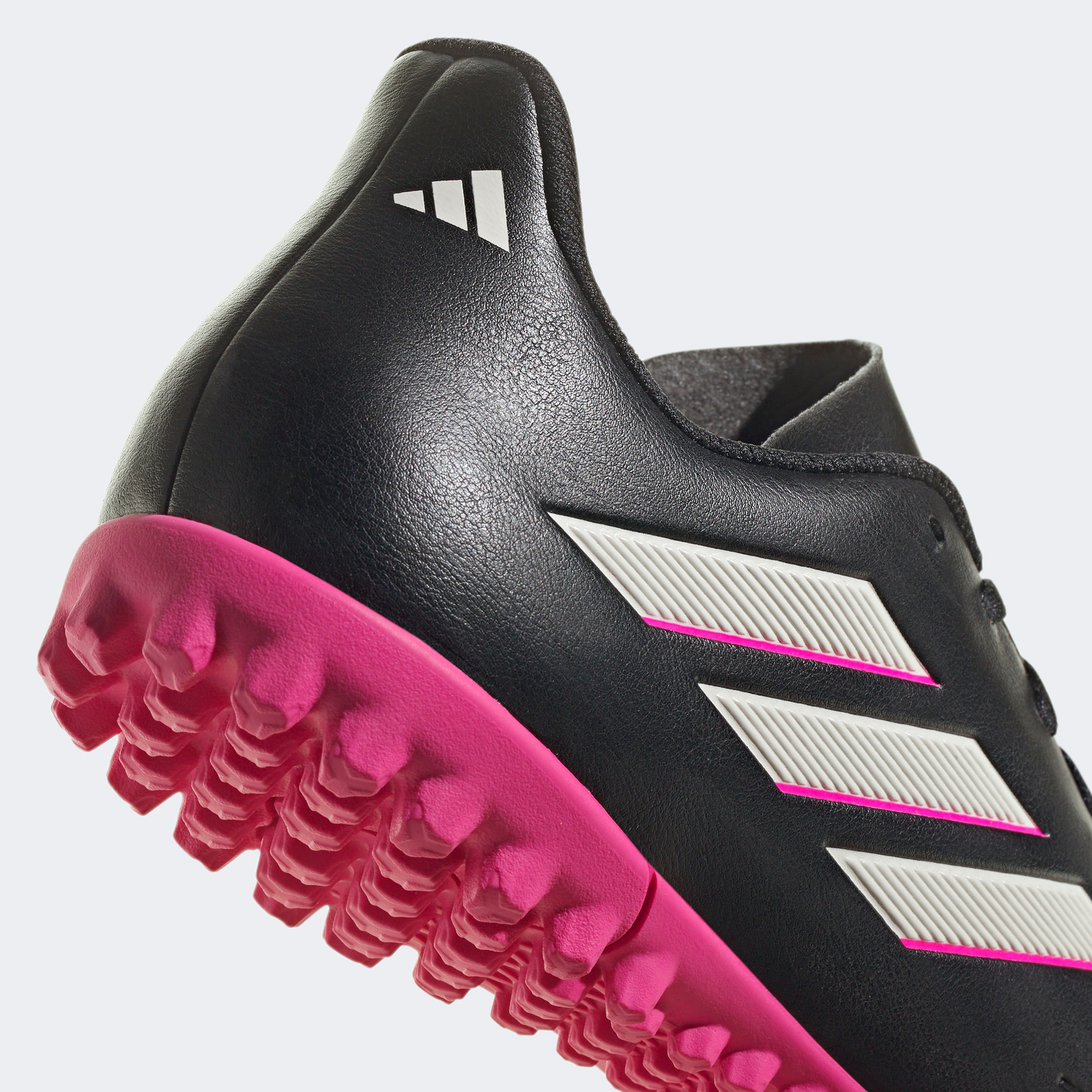 adidas Copa Pure.4 Erkek Siyah Halı Saha Kramponu