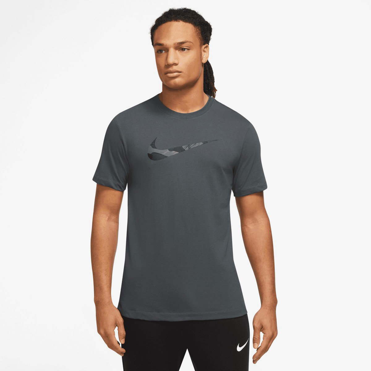 Nike M Nk Df Camo Gfx Erkek Gri T-Shirt