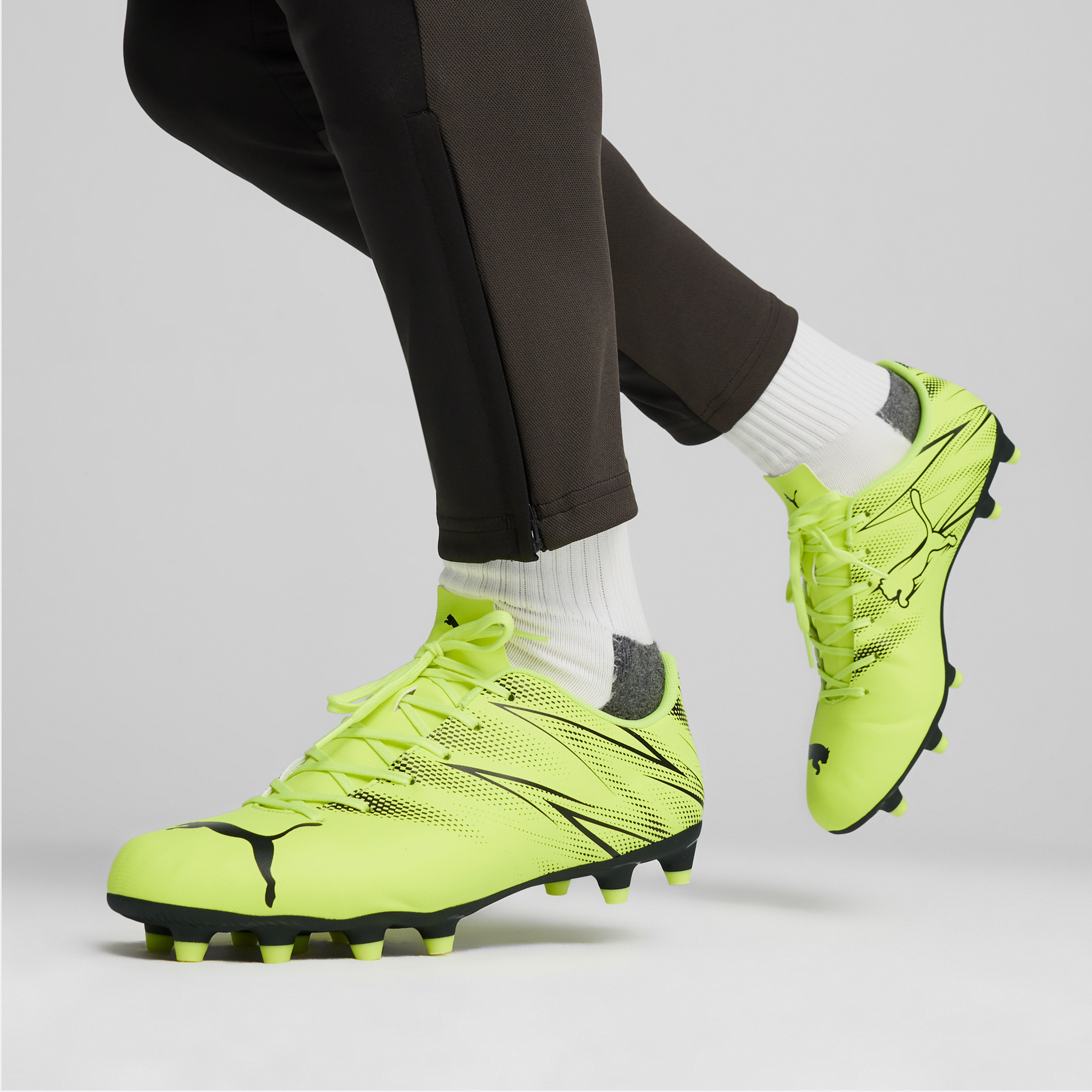 Puma Attacanto Erkek Yeşil Krampon