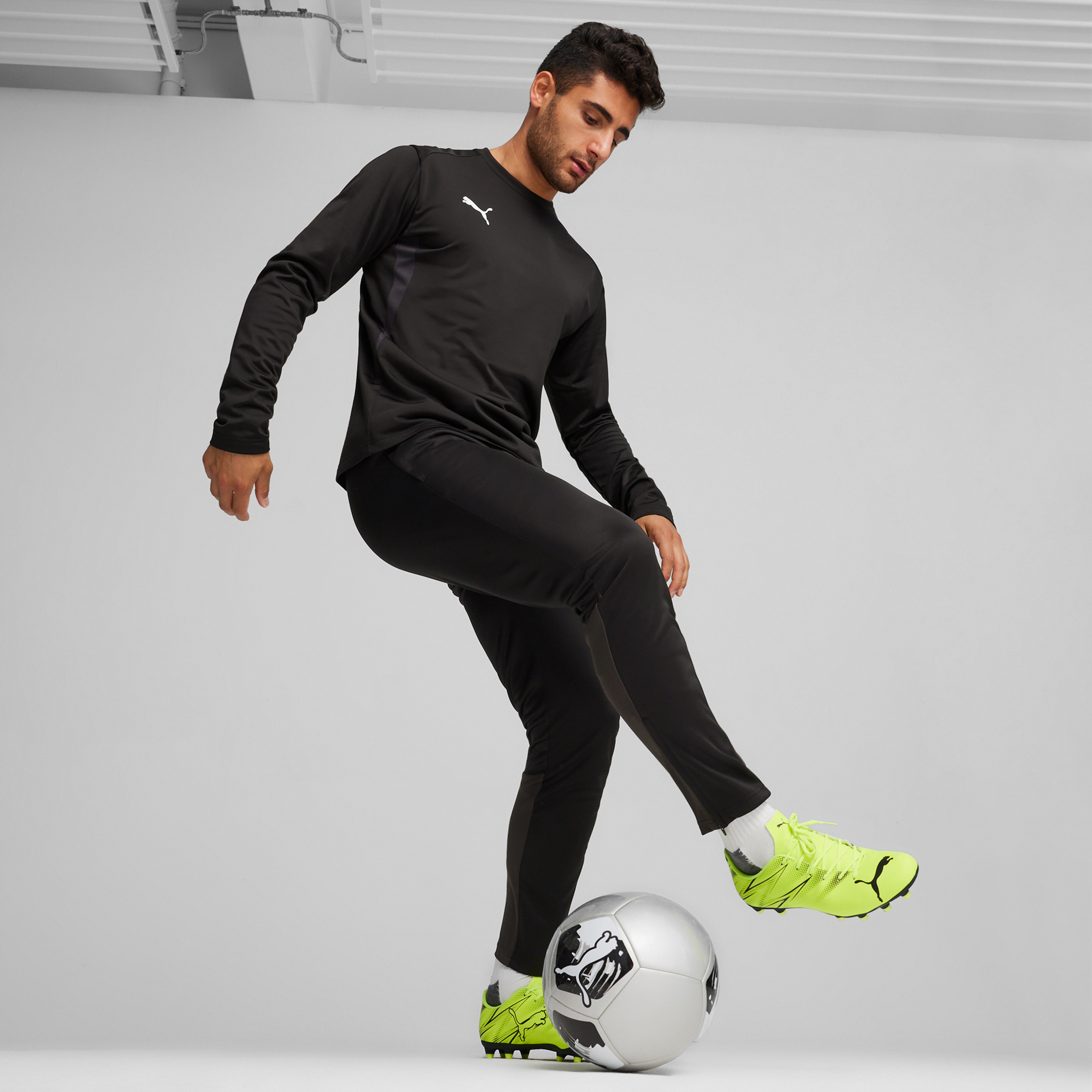 Puma Attacanto Erkek Yeşil Krampon