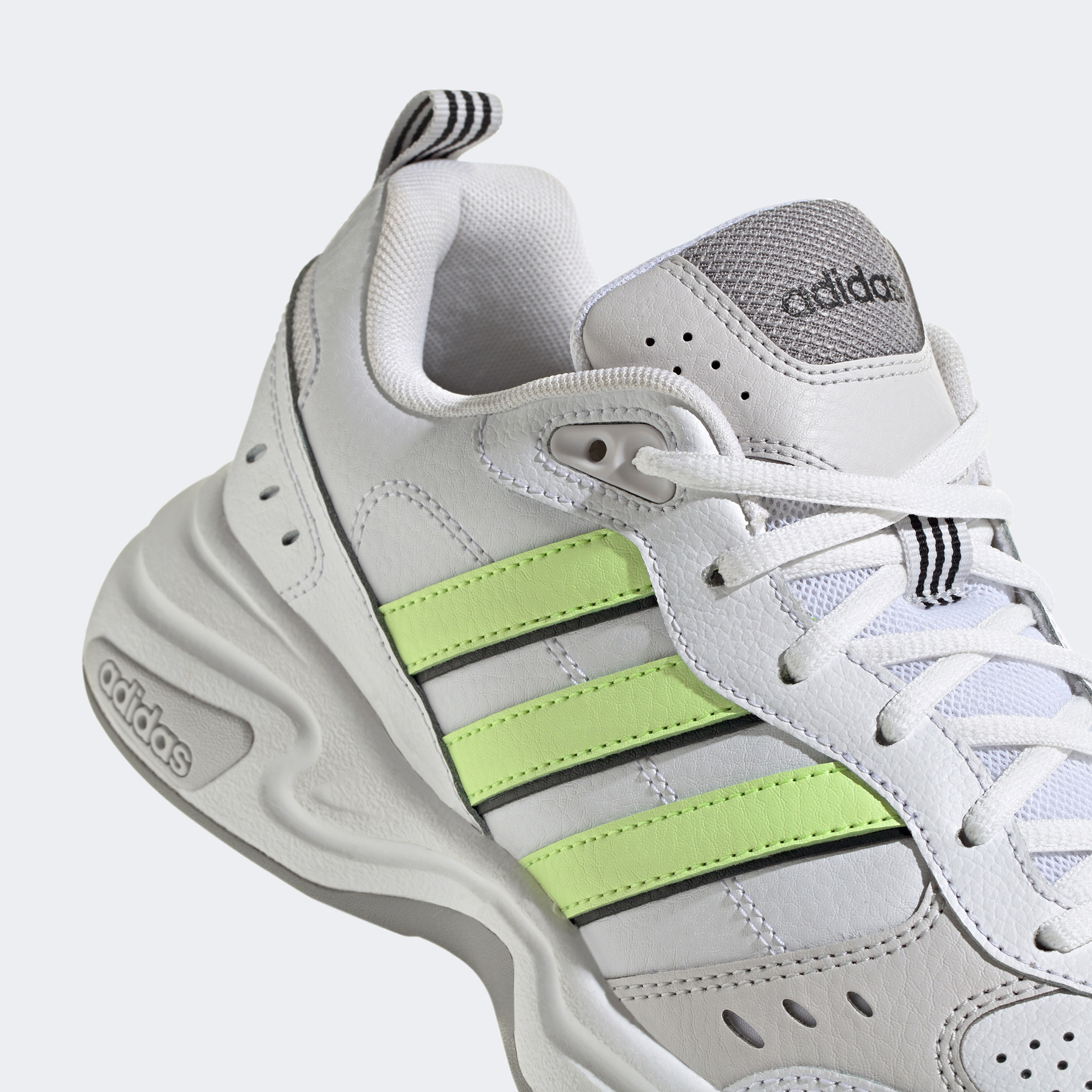 adidas Strutter Erkek Gri Antrenman Ayakkabısı