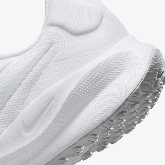 Nike Beyaz Nike Revolution 7