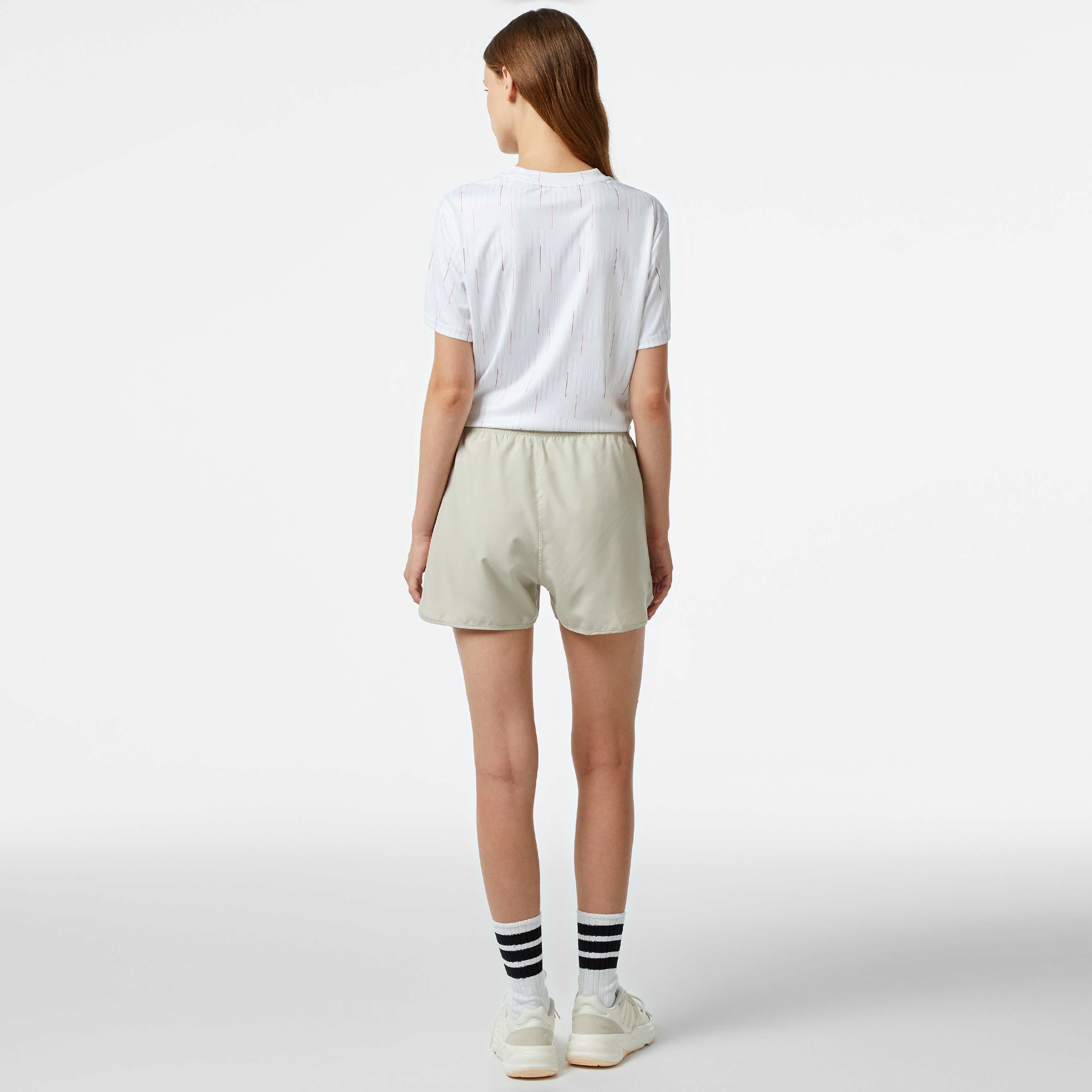 adidas Run It Short Kadın Beyaz Koşu Şortu