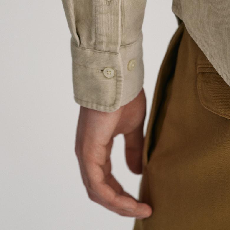 Gant Erkek Bej Regular Fit Düğmeli Yaka Kadife Gömlek