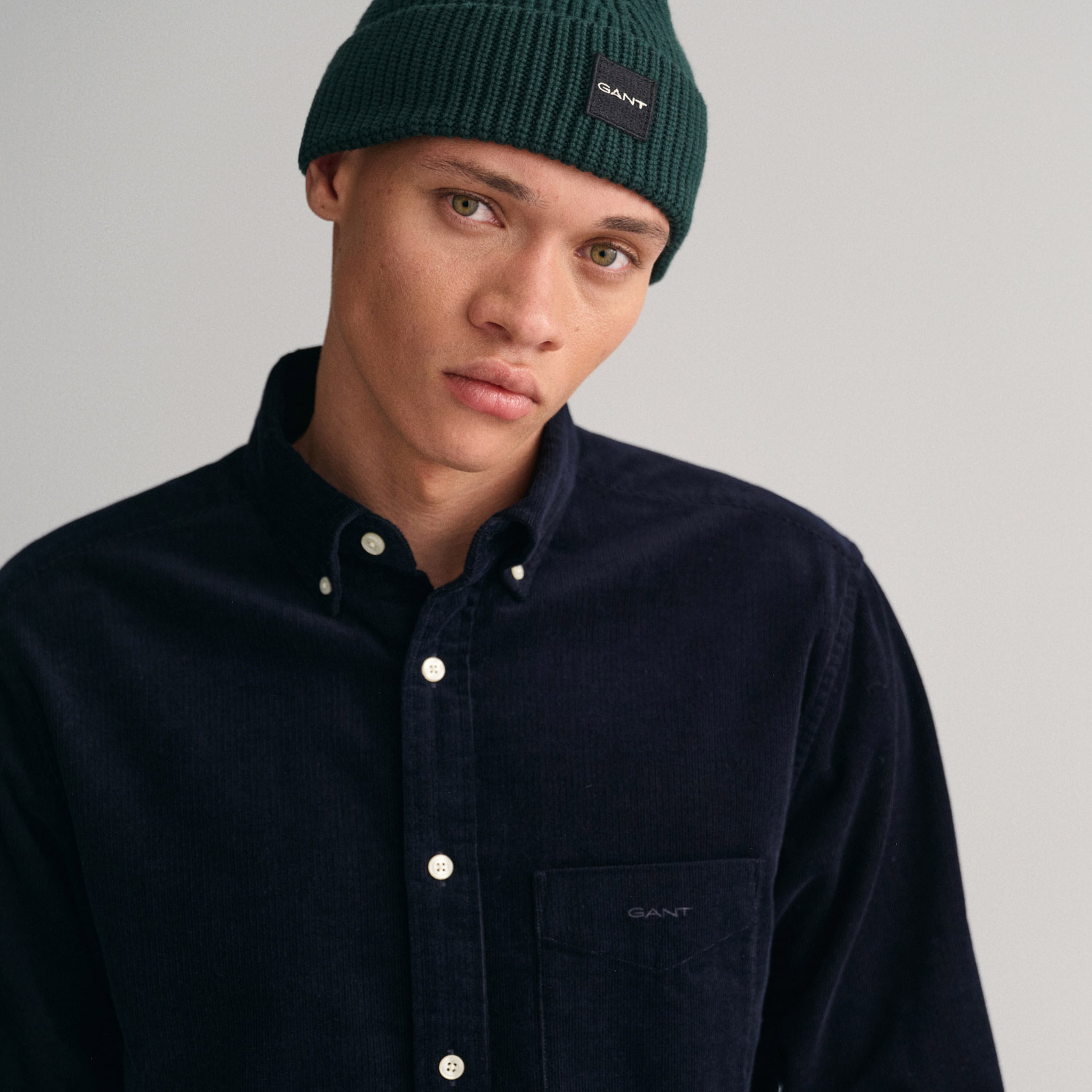GANT Erkek Lacivert Regular Fit Düğmeli Yaka Kadife Gömlek