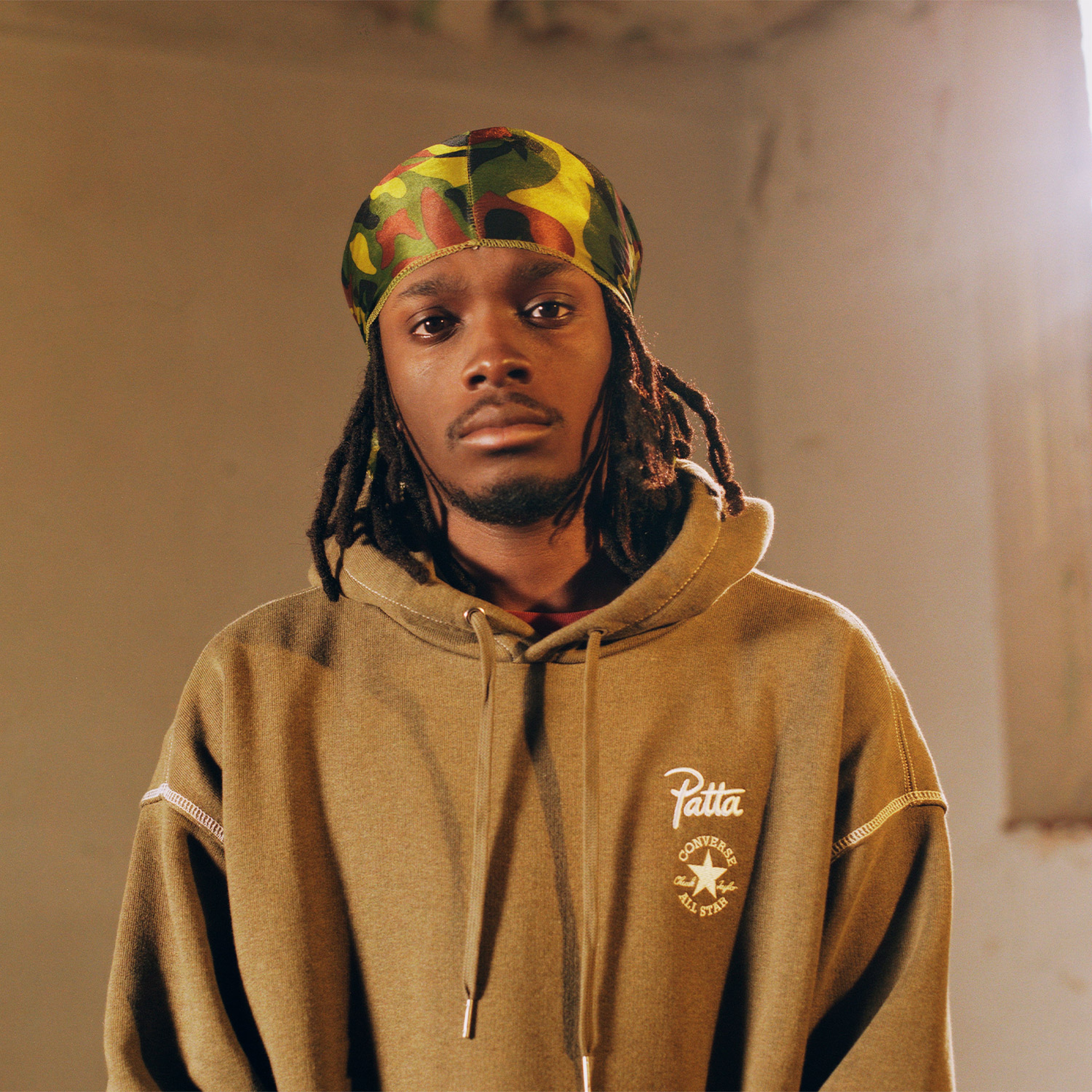 Converse Patta Nakışlı Unisex Haki Hoodie