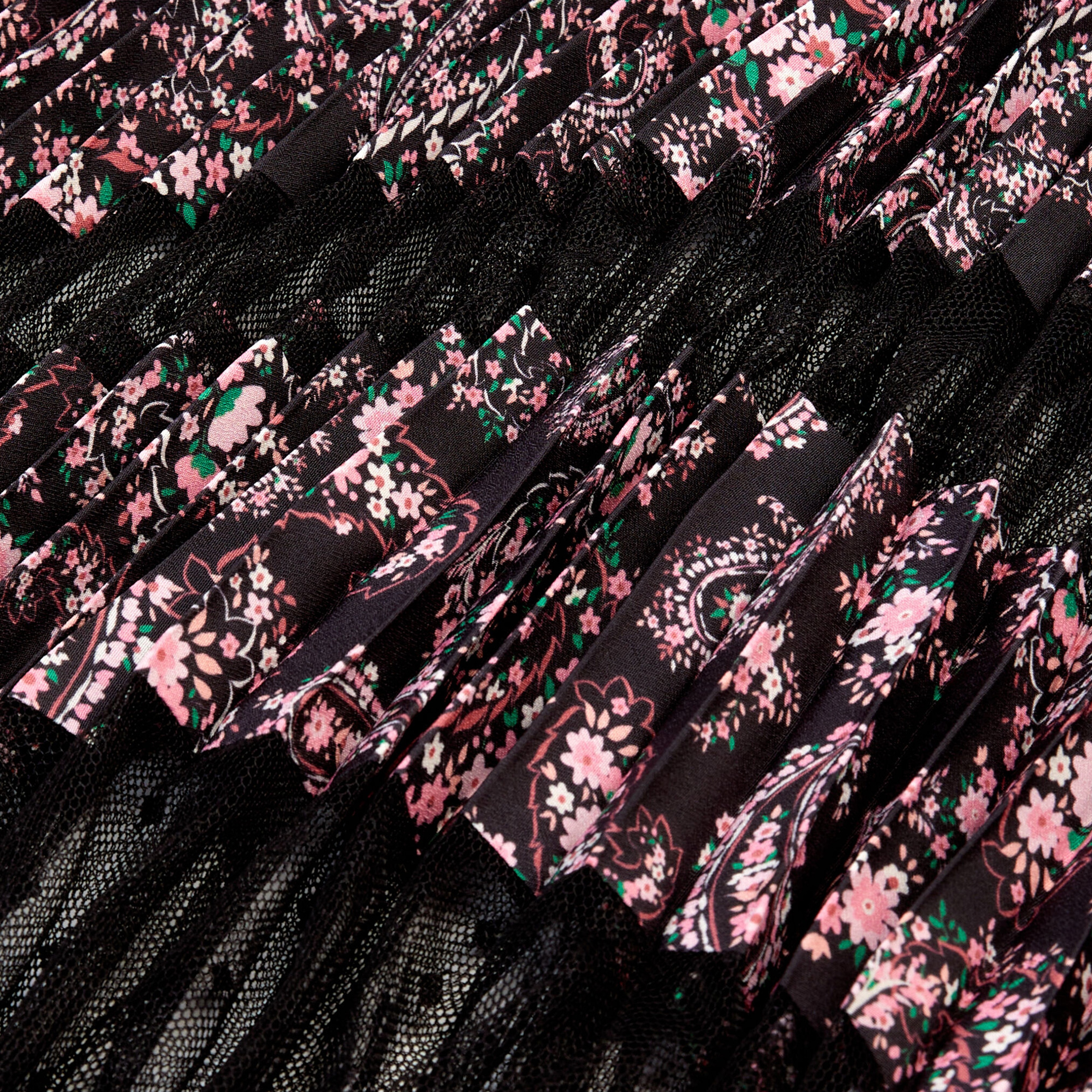 KADIN DESENLİ TÜL DETAYLI SİYAH UZUN ETEK