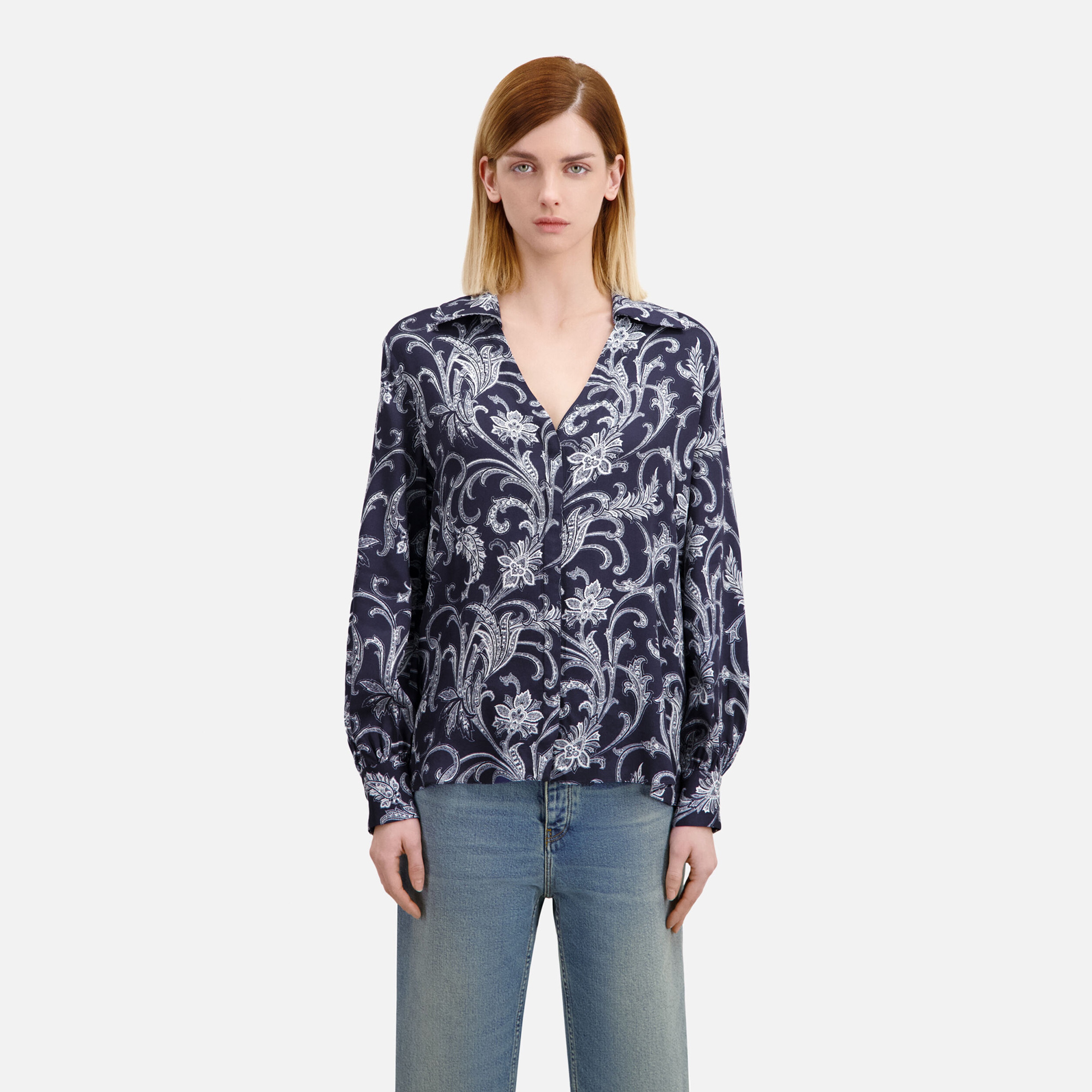 KADIN DESENLİ LACİVERT GÖMLEK