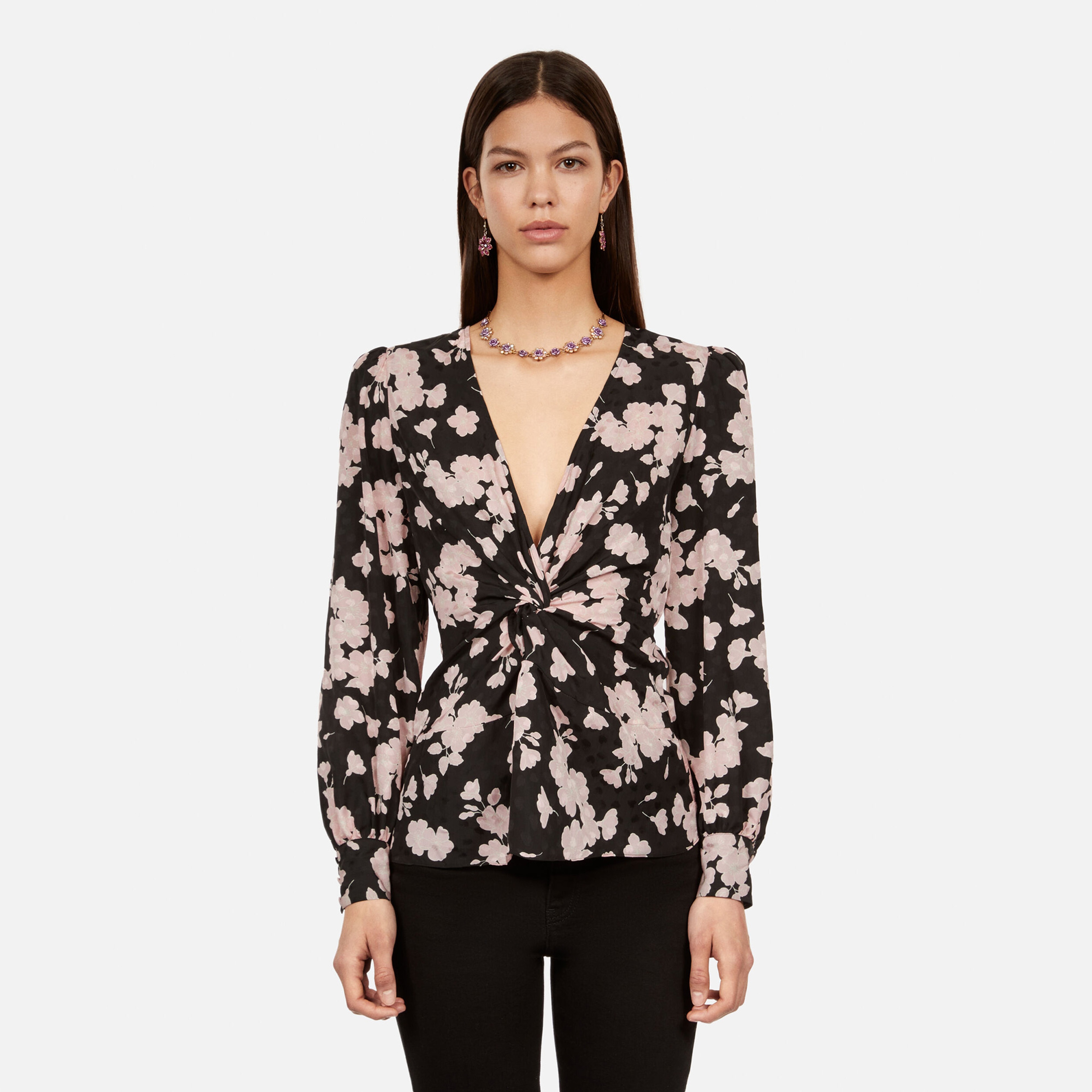 KADIN DESENLİ V YAKA SİYAH BLUZ