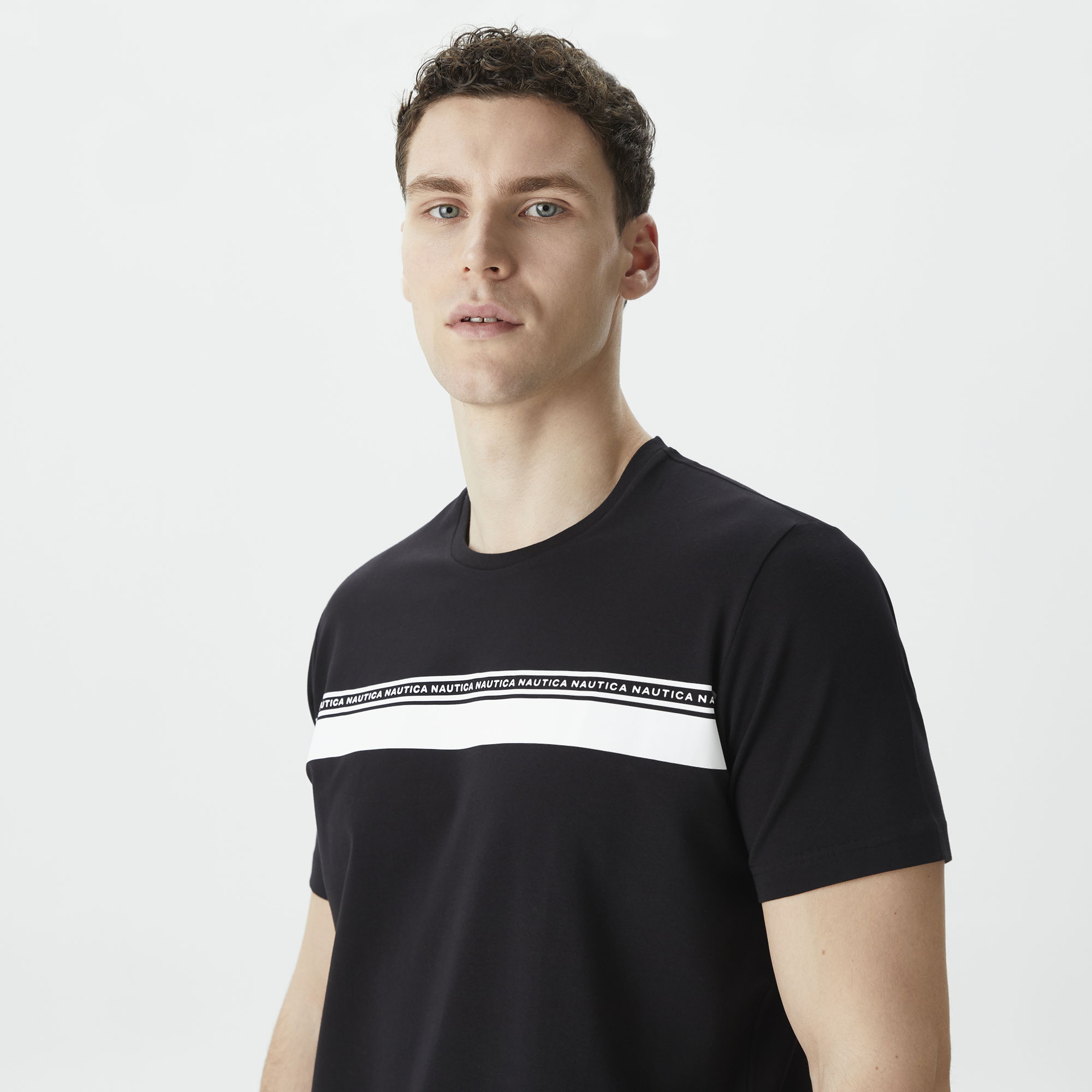 Nautica Erkek Siyah Standart Fit T-Shirt