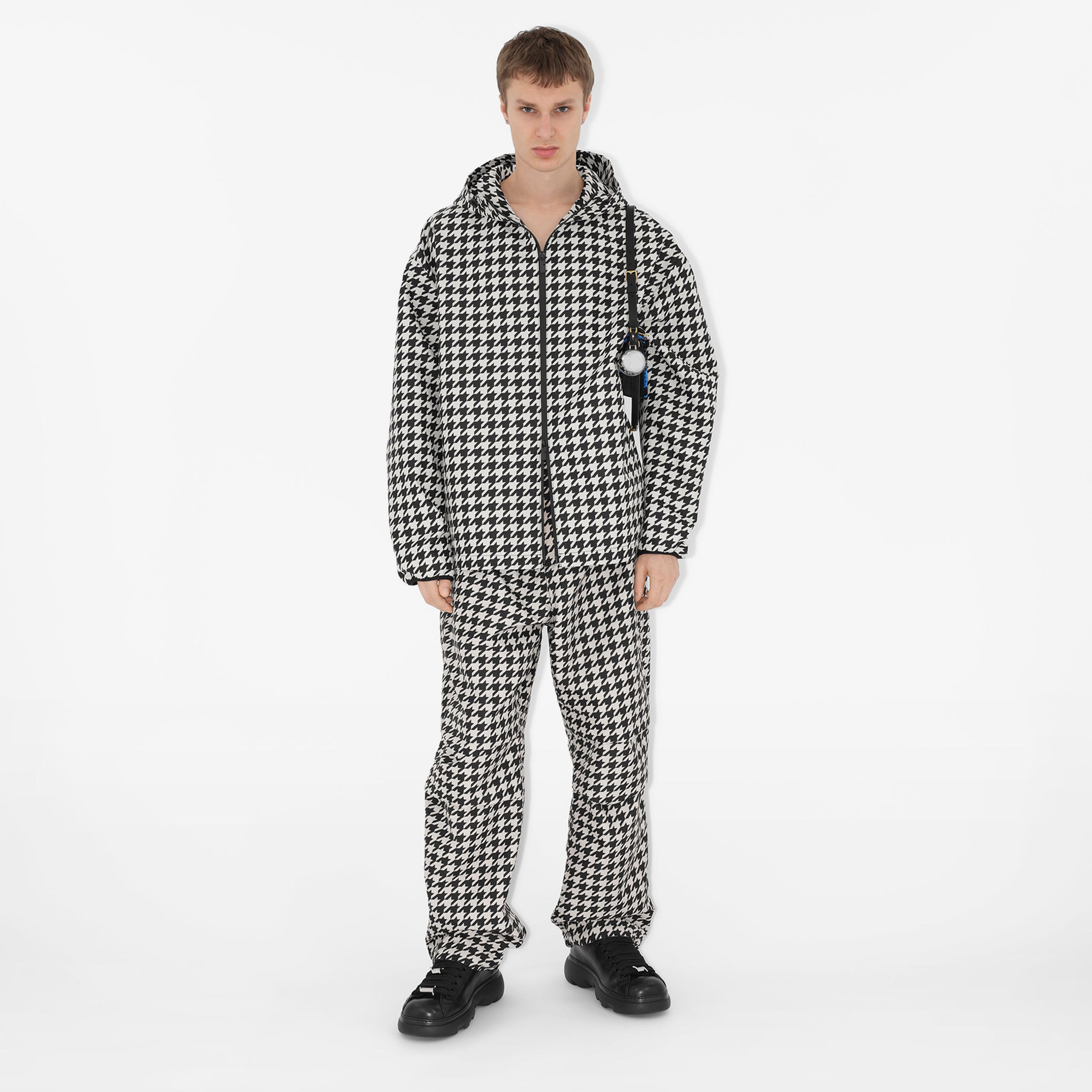 Burberry Erkek Siyah Mont