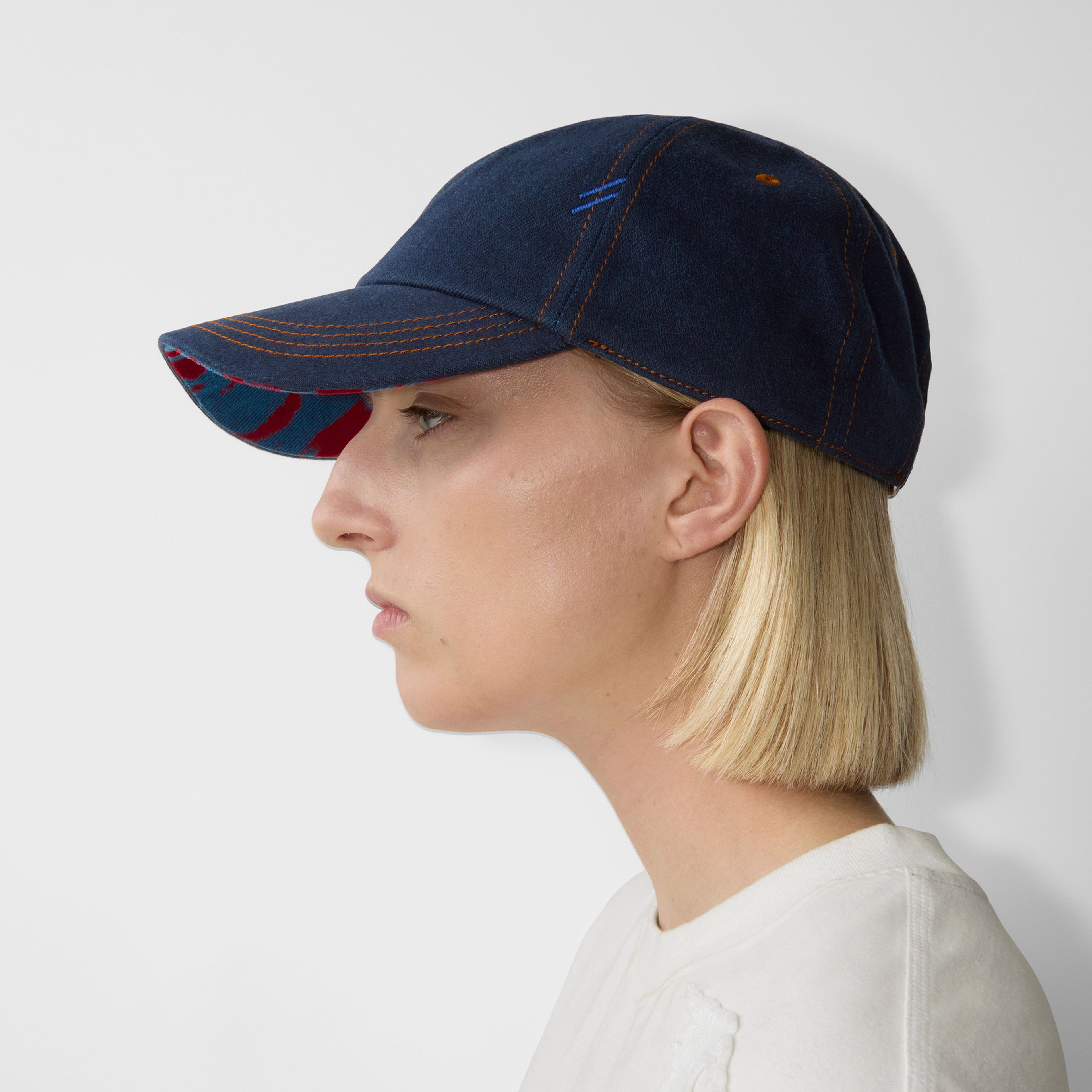 Burberry Unisex Lacivert Şapka