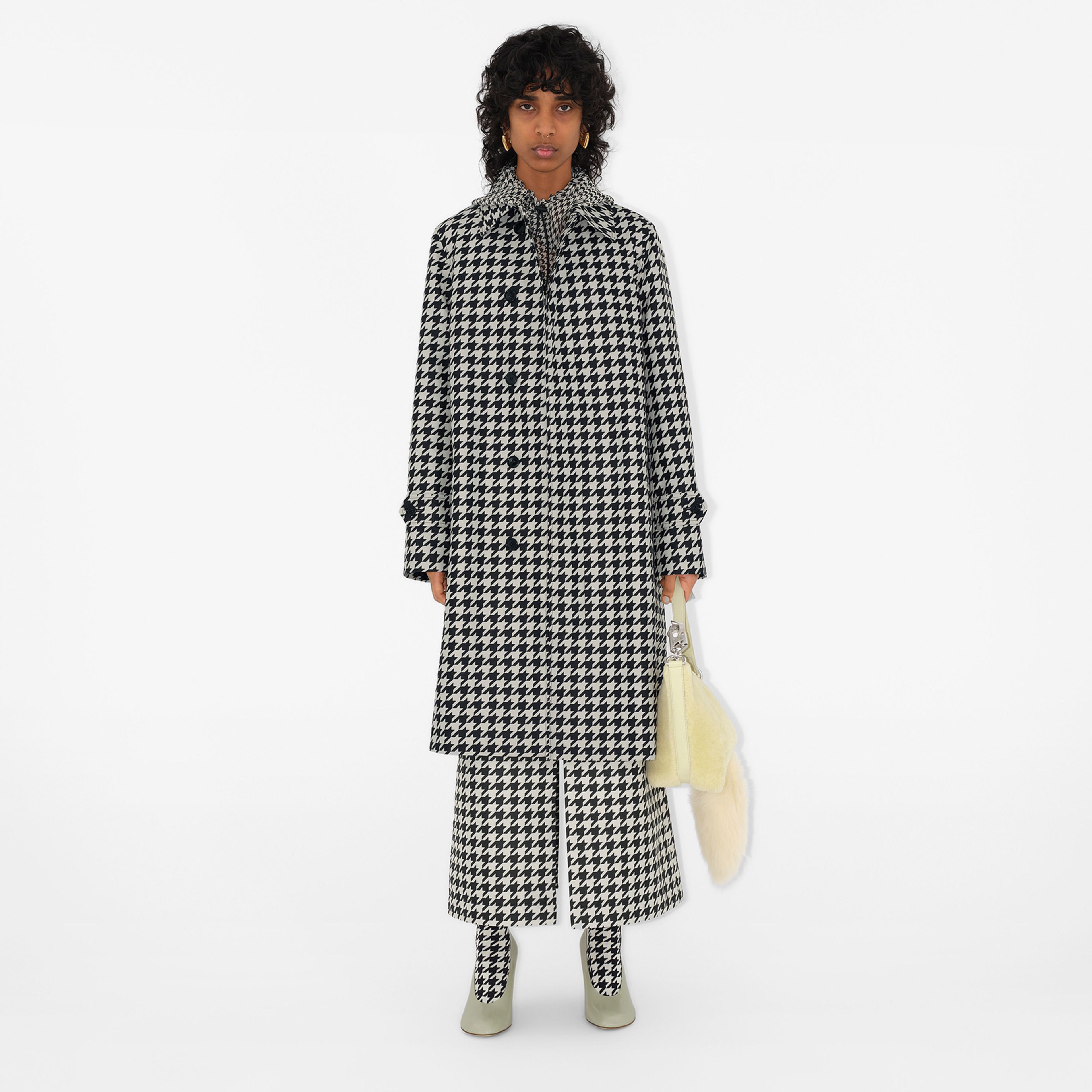 Burberry Kadın Krem Ayakkabı