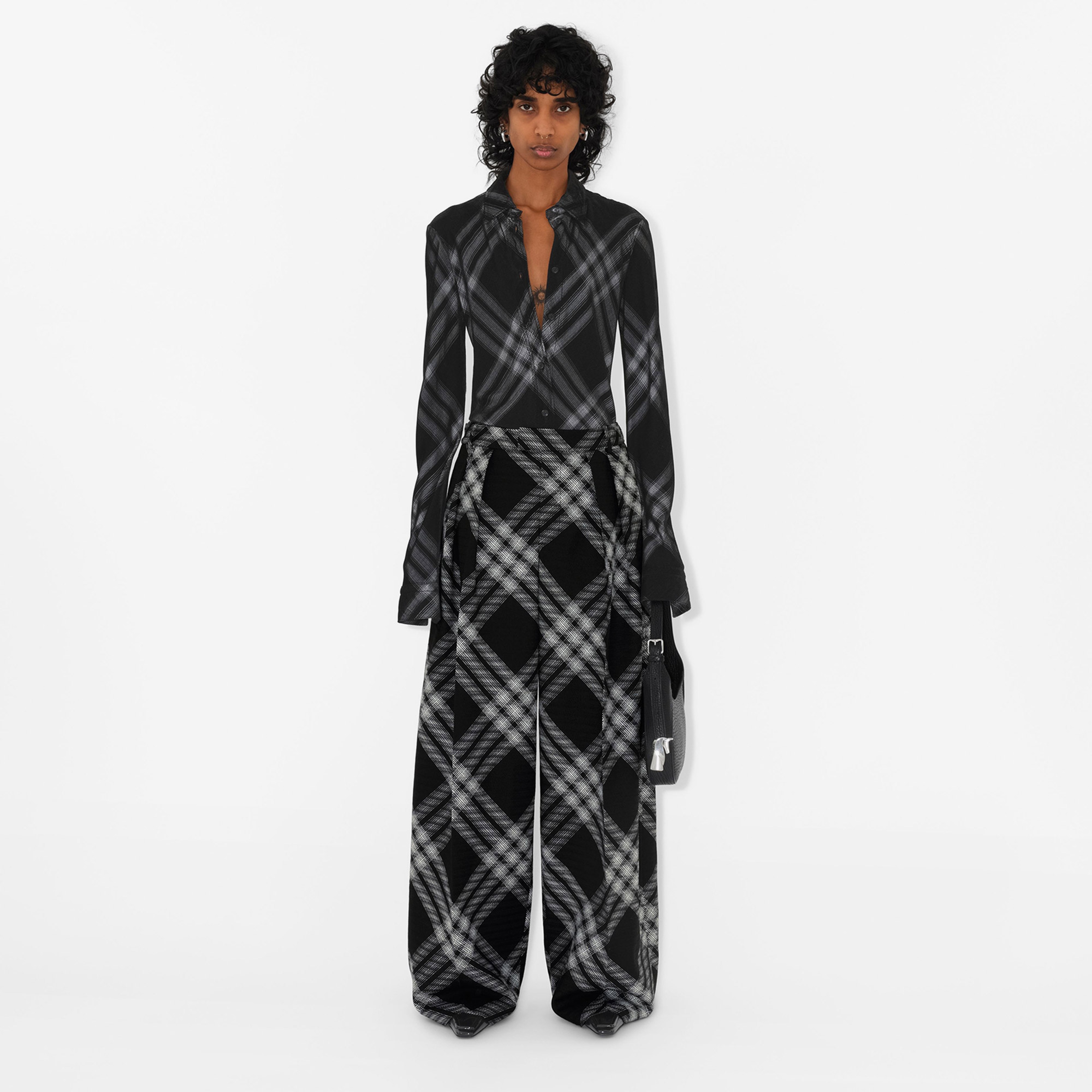 Burberry Kadın Siyah Çanta