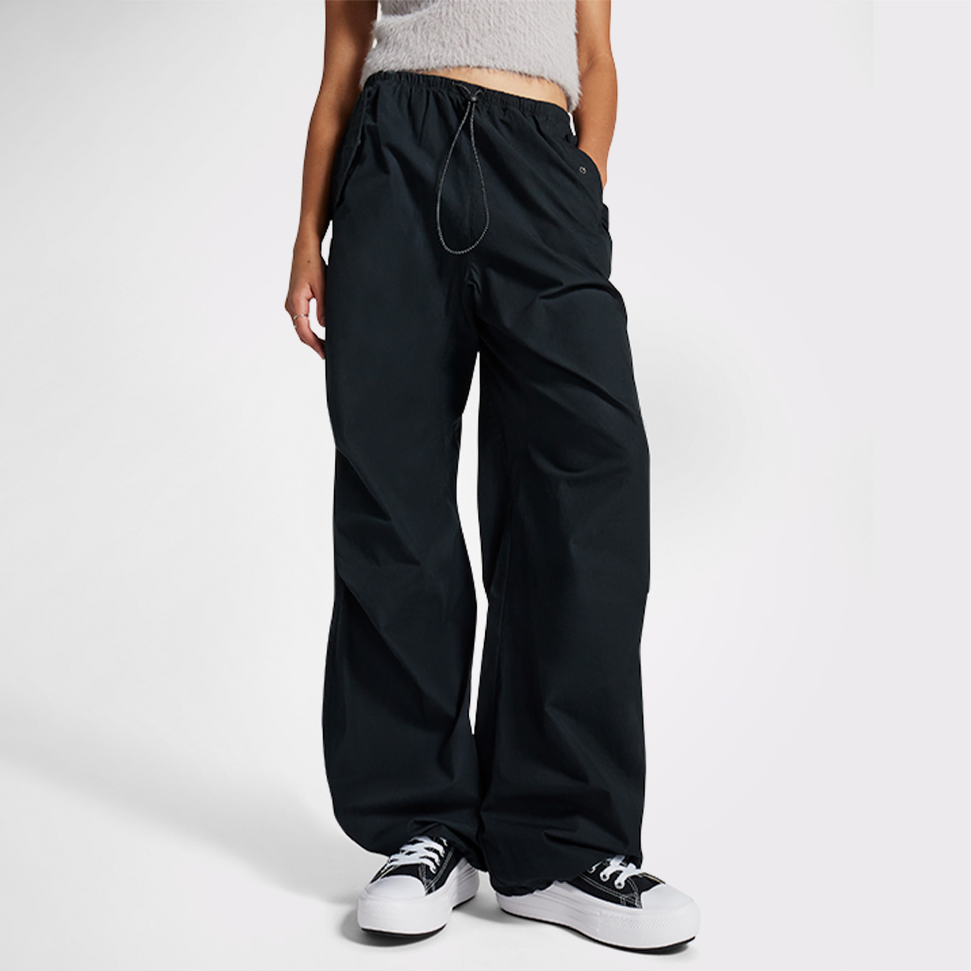 Converse Paraşüt Kadın Siyah Pantolon