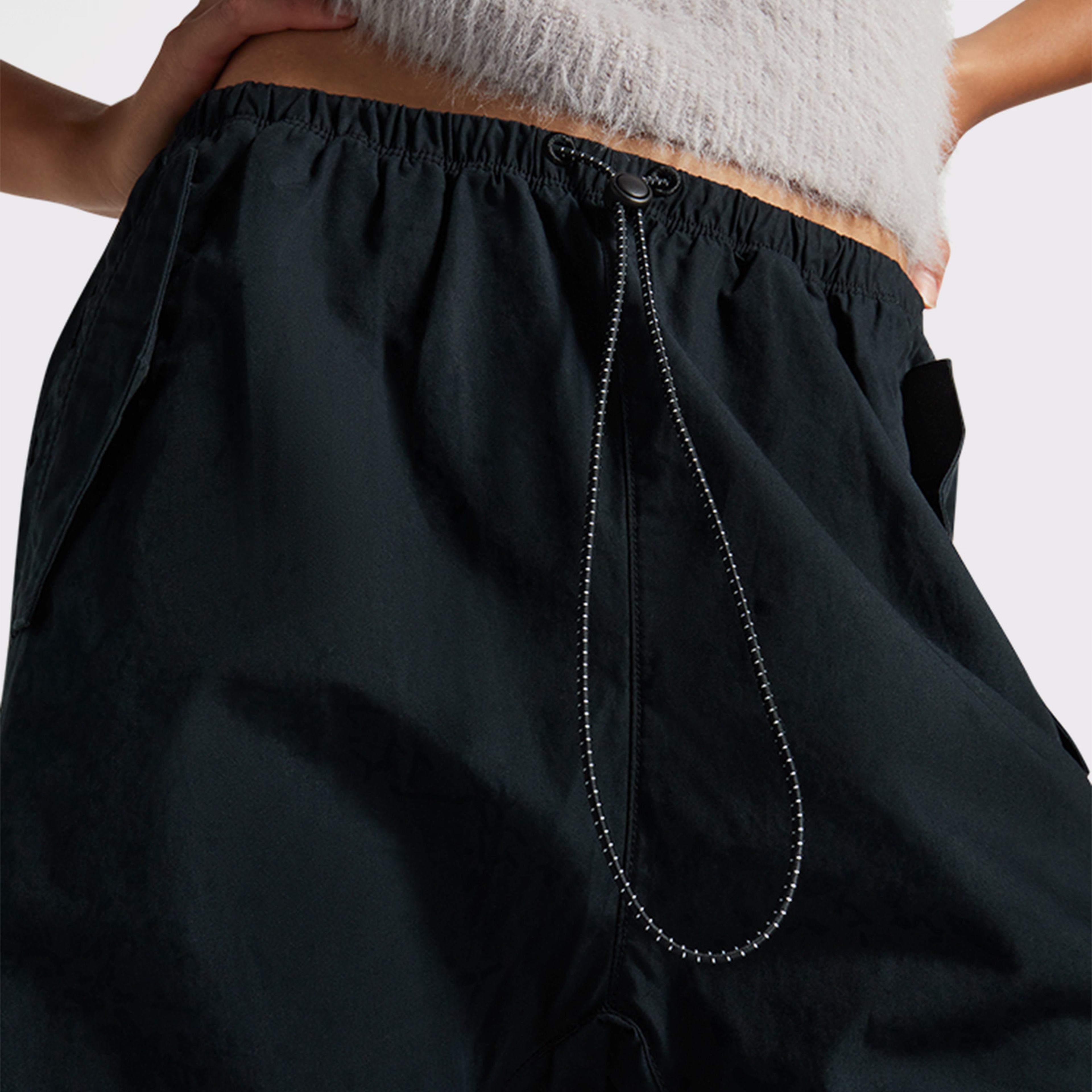 Converse Paraşüt Kadın Siyah Pantolon