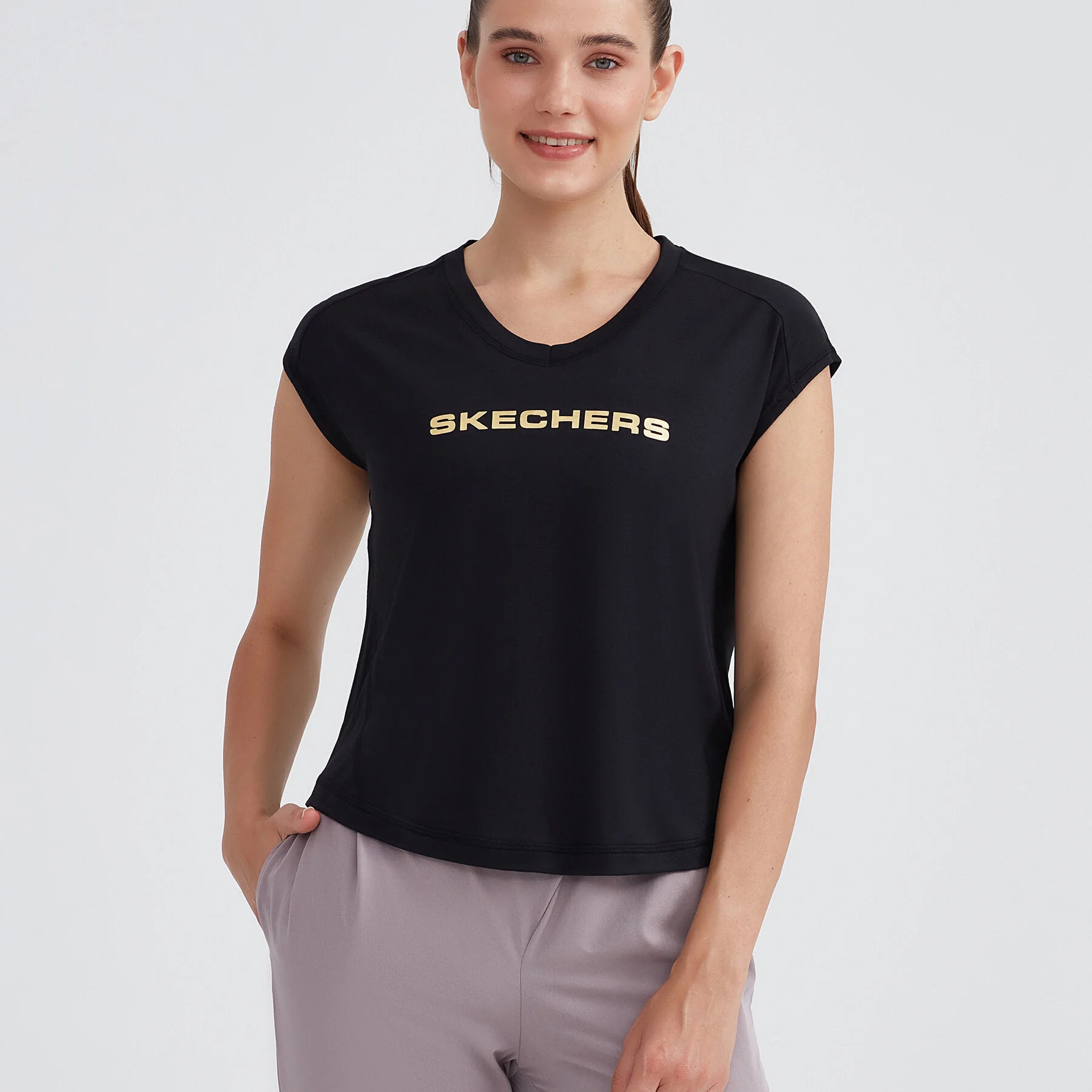 Skechers Graphic Crew Neck Kadın Siyah Günlük T-Shirt