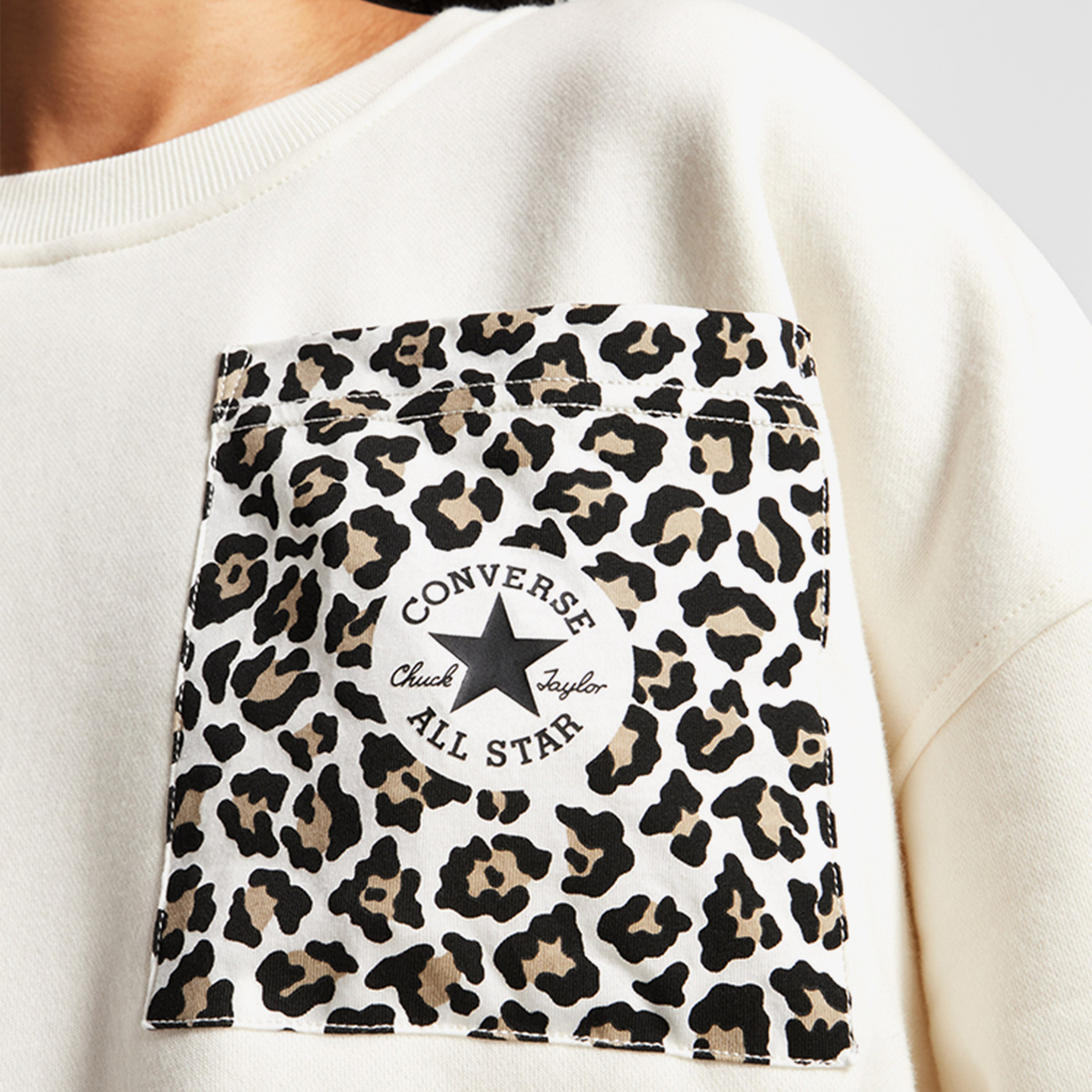 Converse Leopard Crew Kadın Siyah T-Shirt