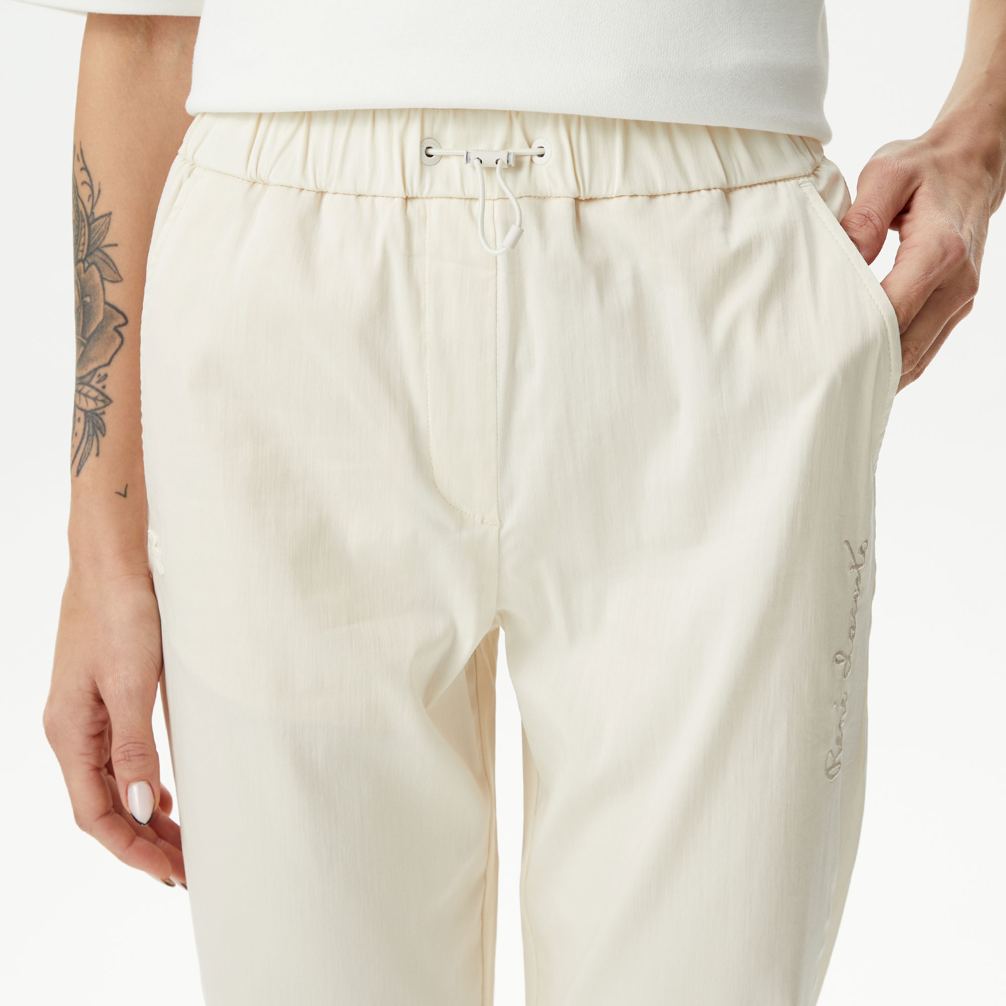 Lacoste Kadın Regular Fit Bej Pantolon