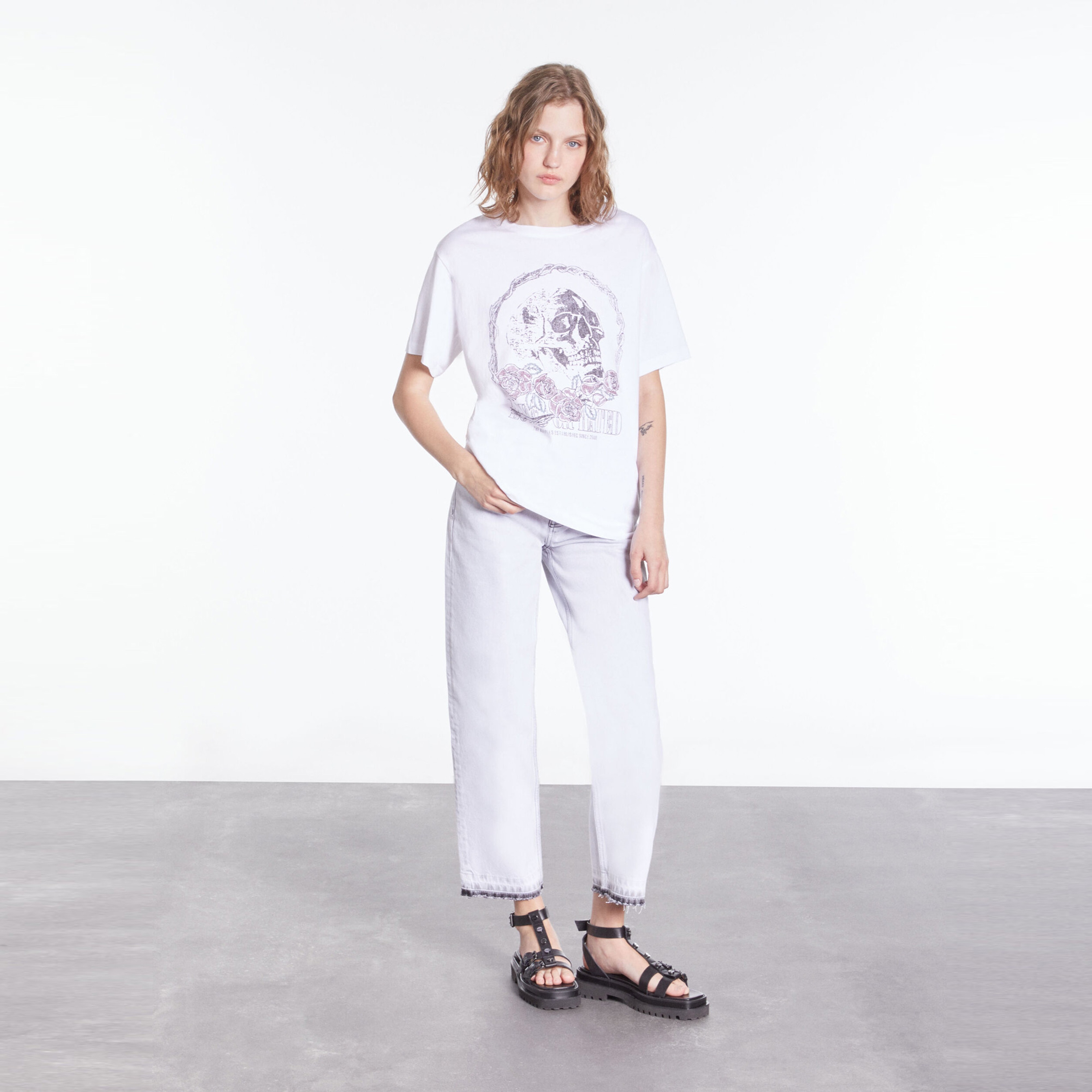 KADIN BİSİKLET YAKA BASKILI BEYAZ T-SHIRT