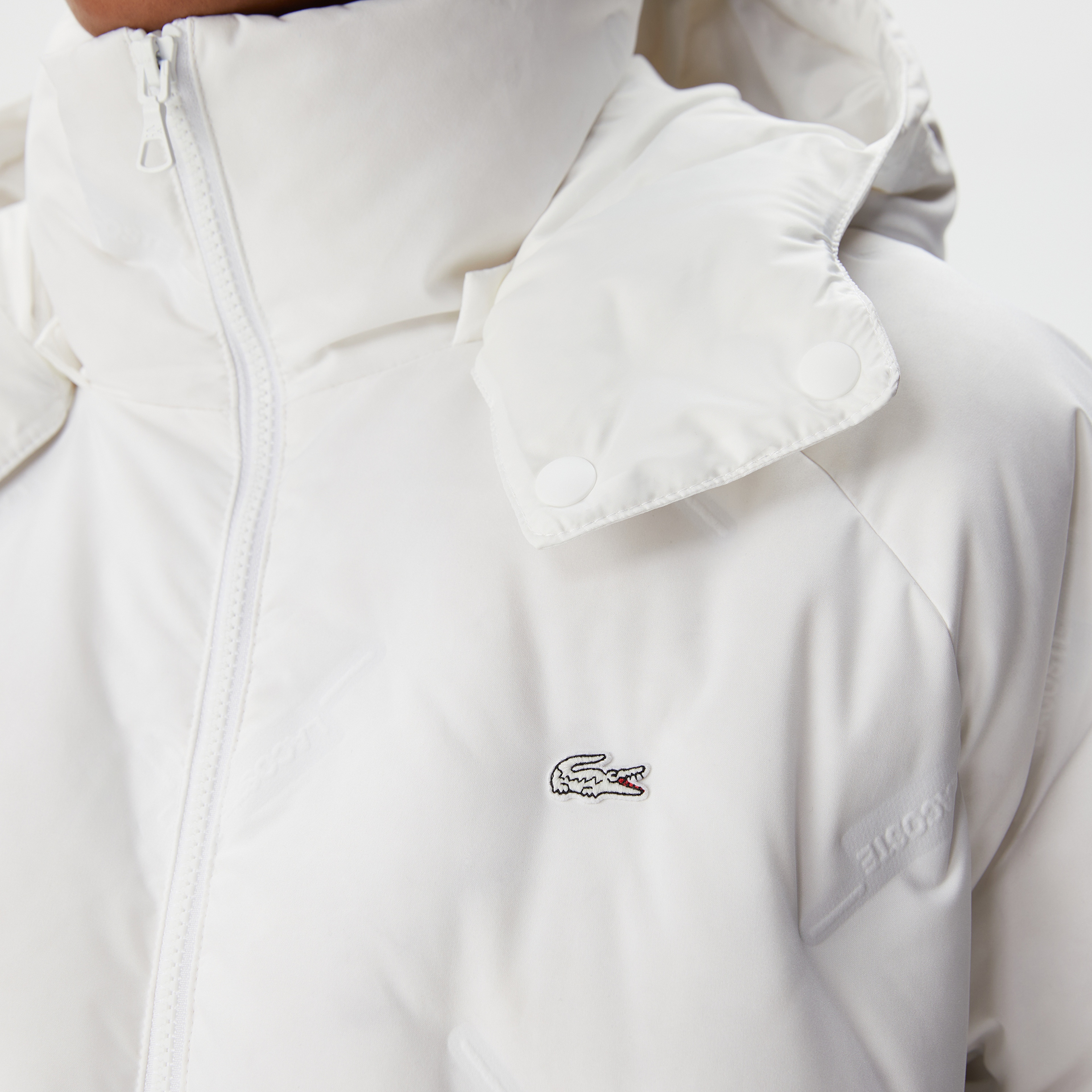 Lacoste Kadın Kapüşonlu Kapitone Beyaz Mont