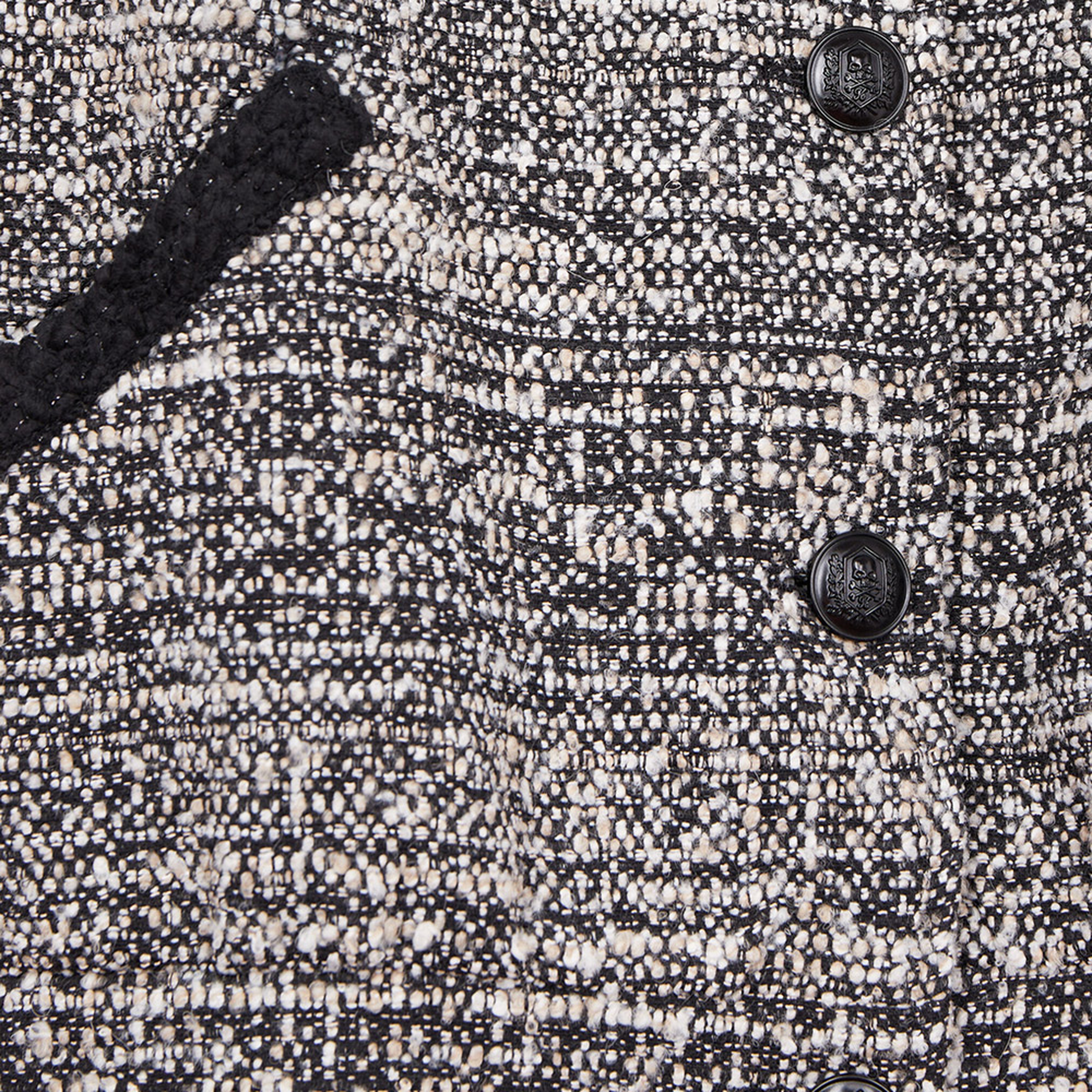 KADIN DESENLİ GRİ CEKET