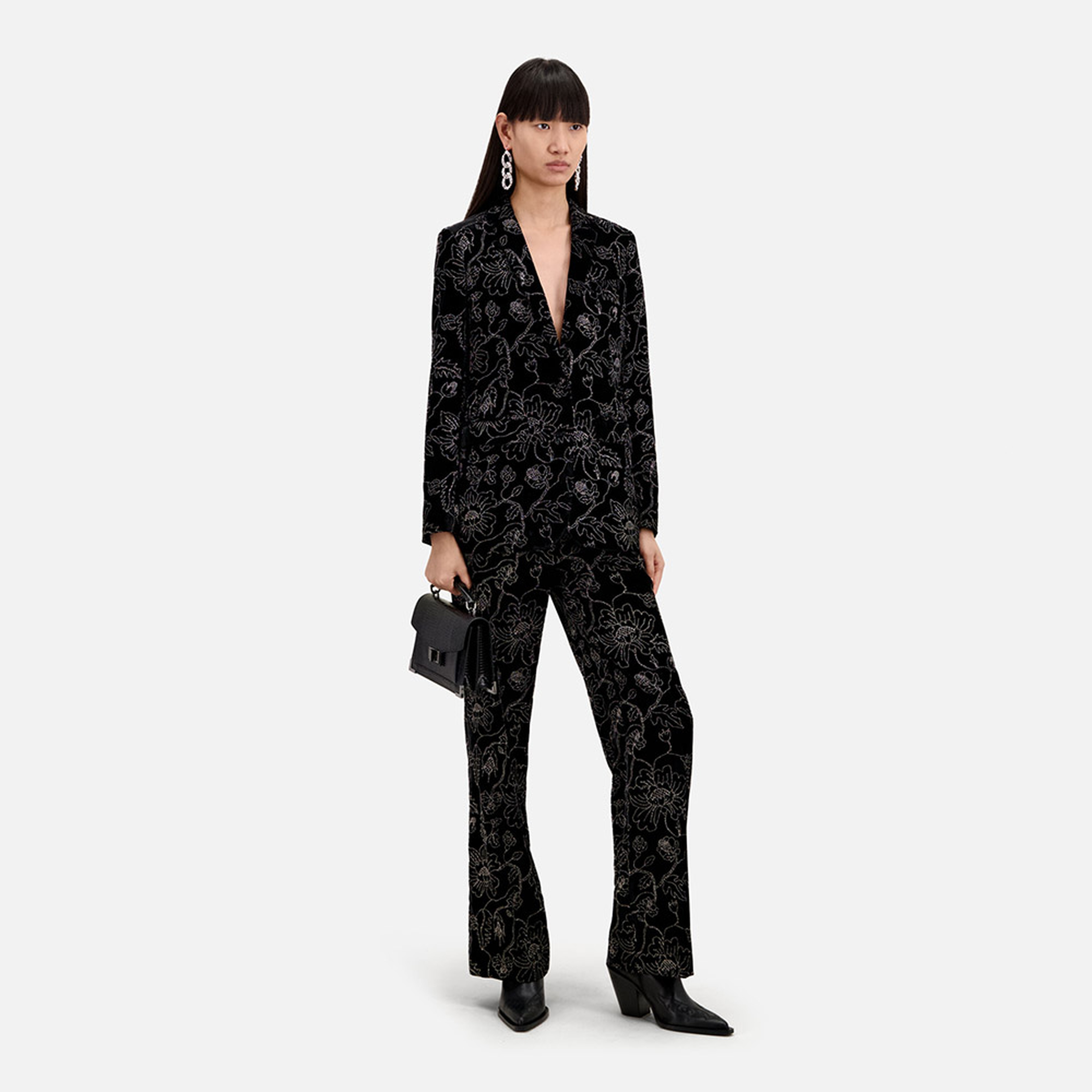 KADIN DESENLİ SİYAH CEKET