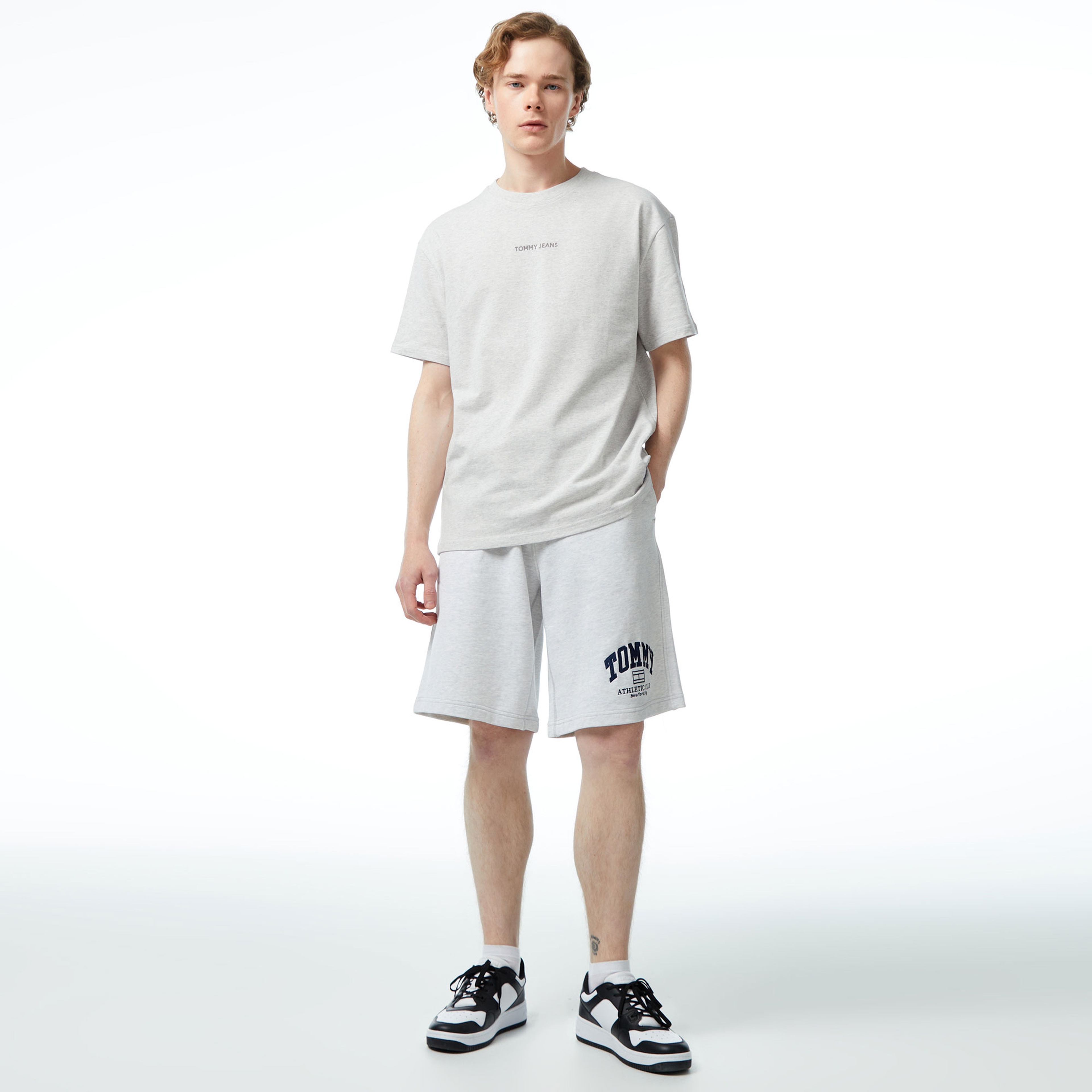 Tommy Jeans New Classics Erkek Gri T-Shirt