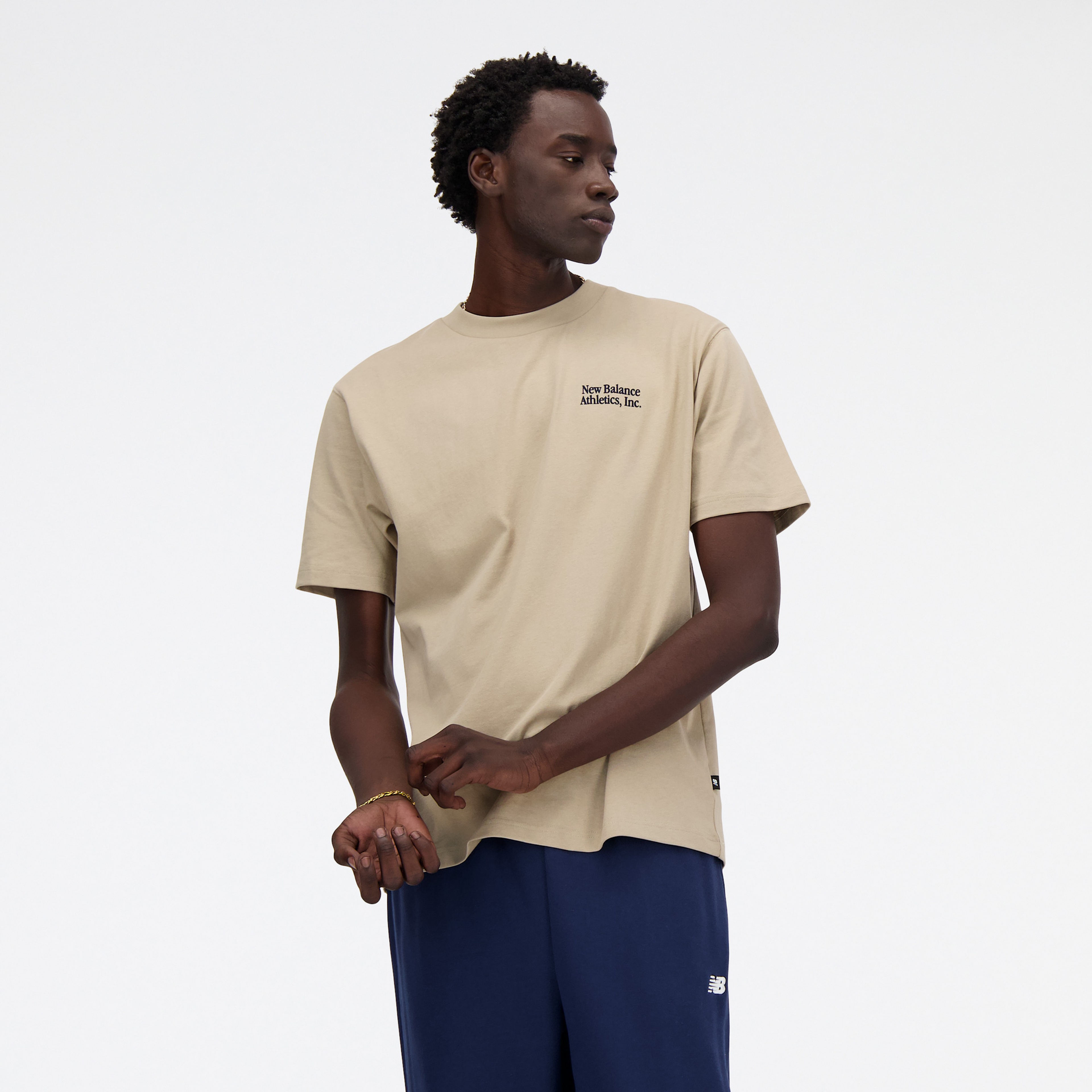New Balance Athletics Flocked Relaxed Tee Erkek T-Shirt