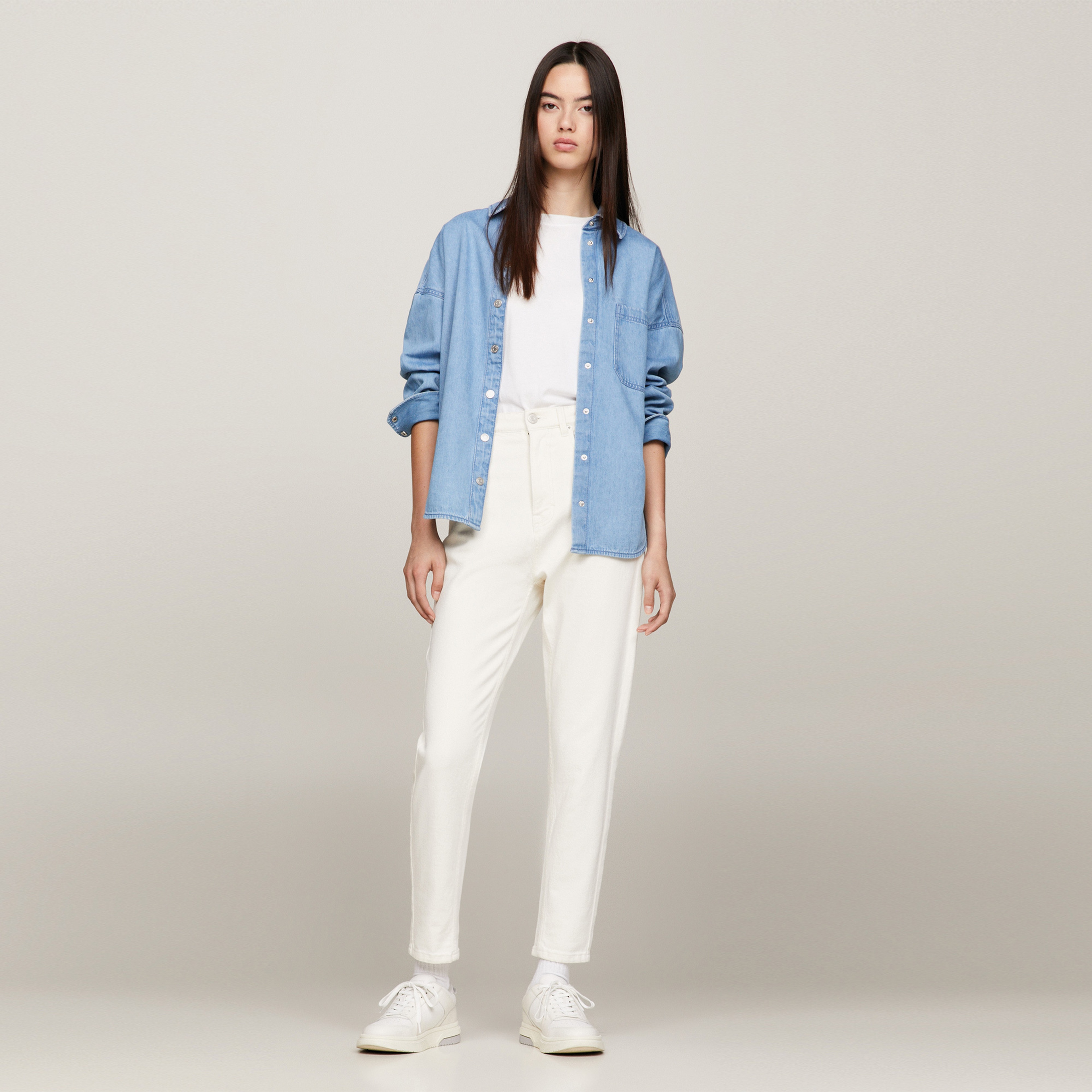 Tommy Jeans Mom Slim Fit Yüksek Bel Kadın Beyaz Pantolon