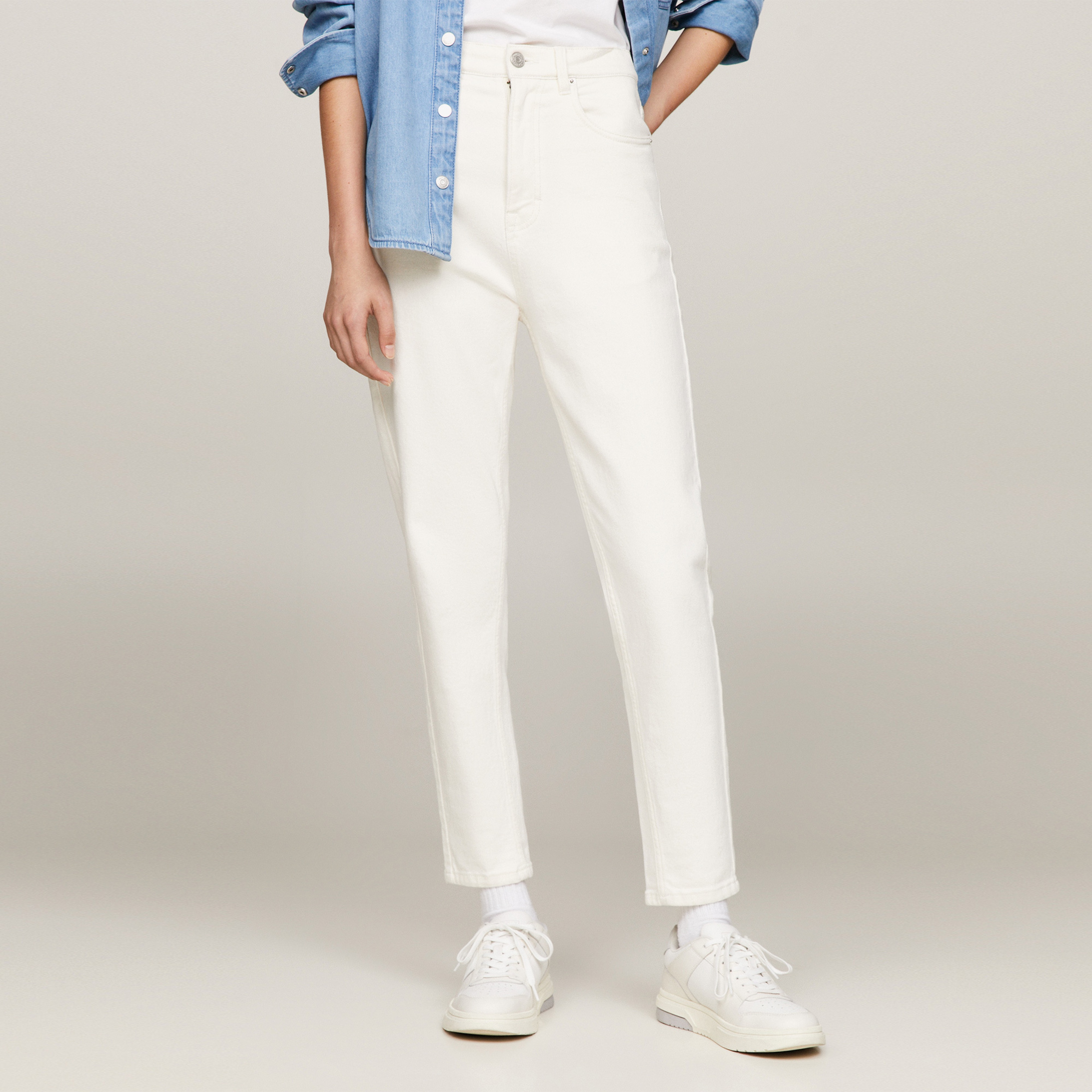 Tommy Jeans Mom Slim Fit Yüksek Bel Kadın Beyaz Pantolon
