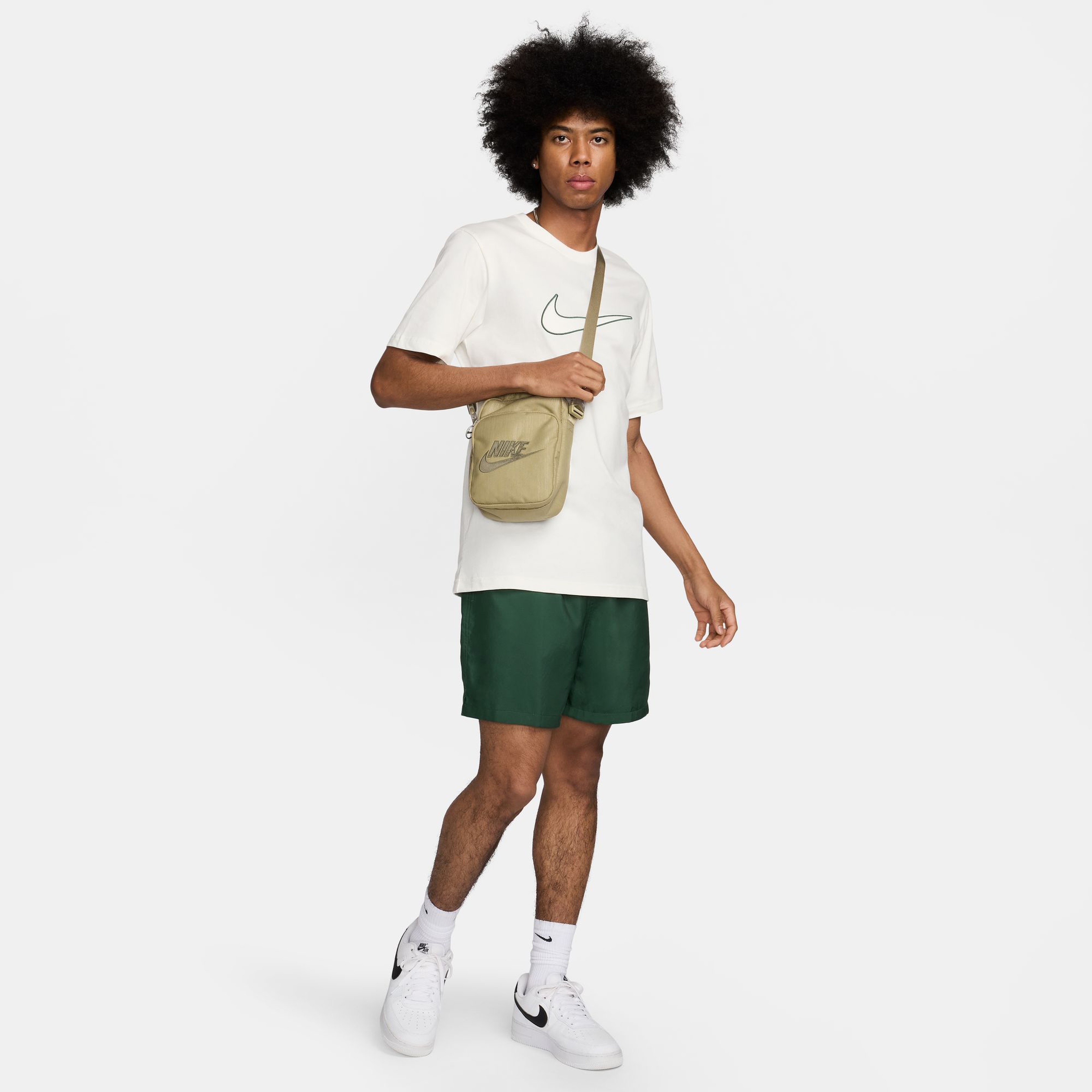 Nike Sportswear Big Logo Erkek Beyaz Günlük T-Shirt