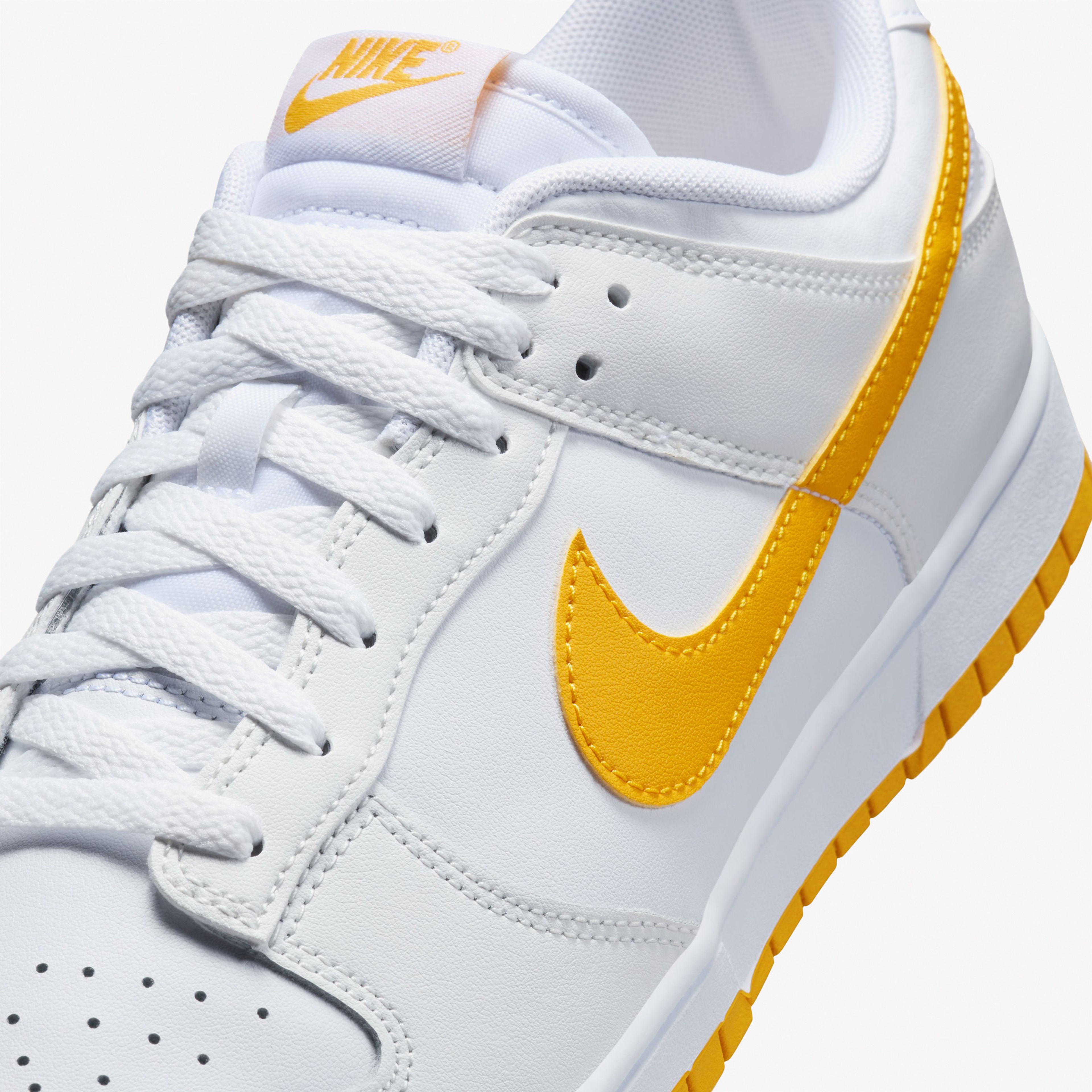 Nike Dunk Low Retro Erkek Beyaz Sneaker