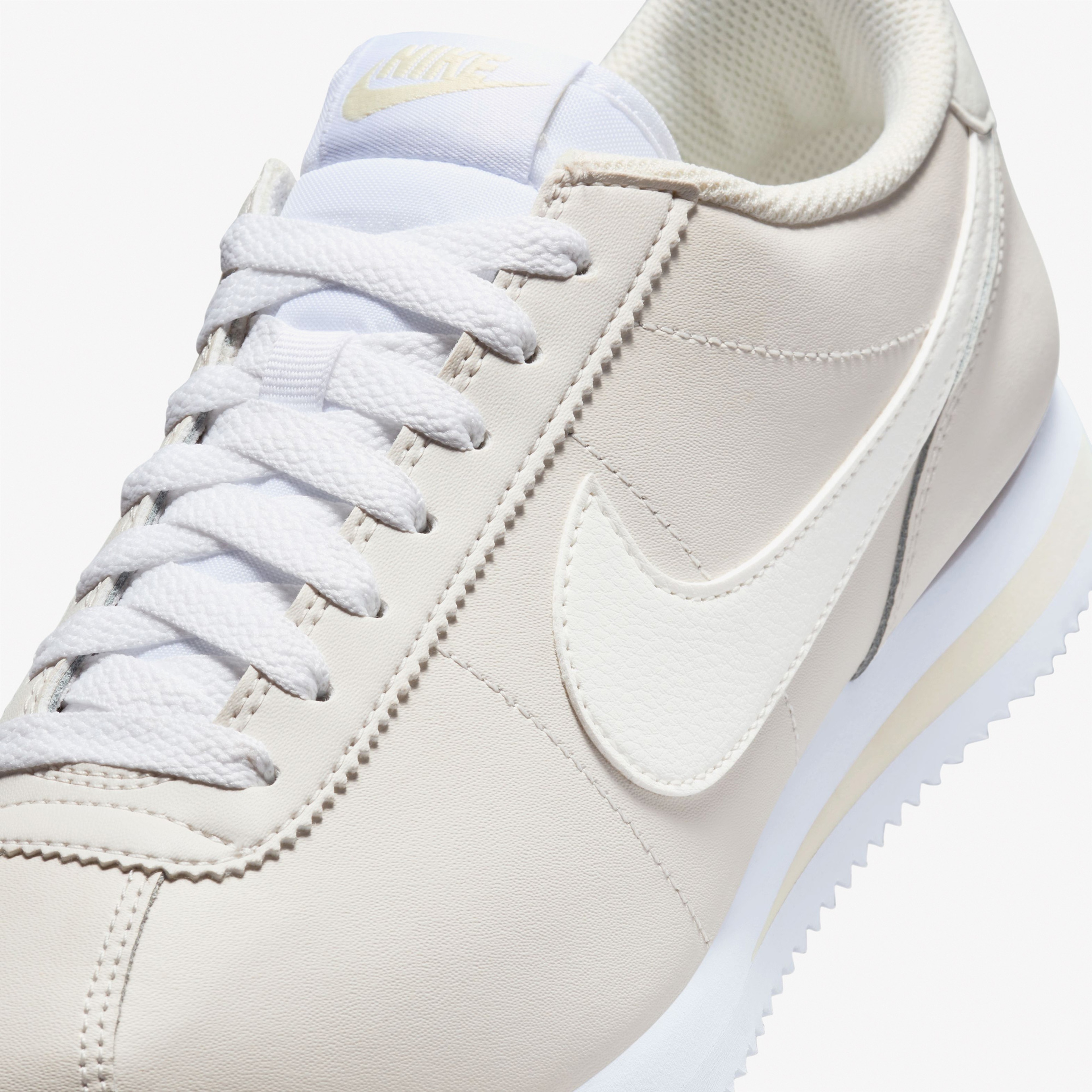 Nike Cortez Kadın Beyaz Sneaker