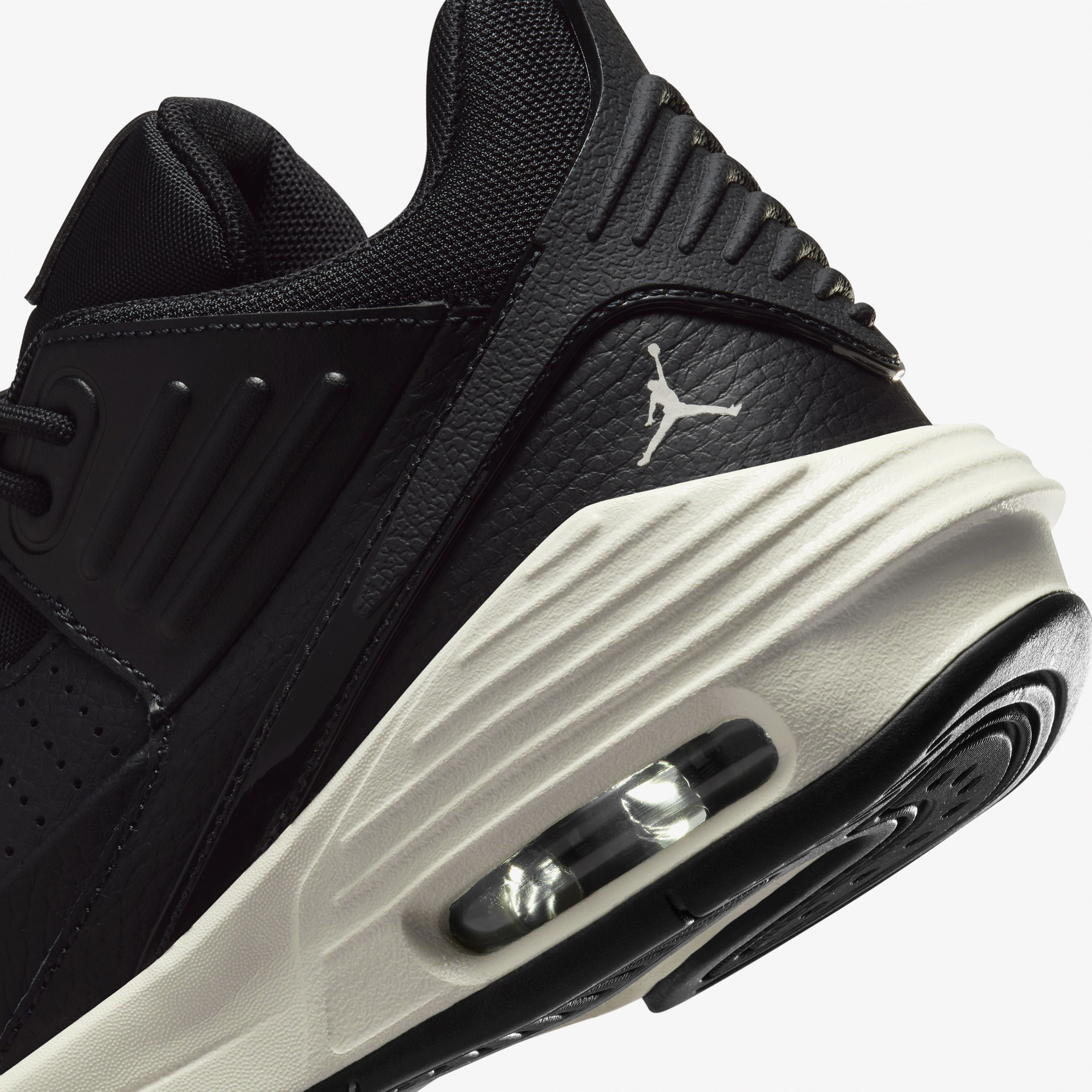 Jordan Max Aura 5 Kadın Siyah Sneaker