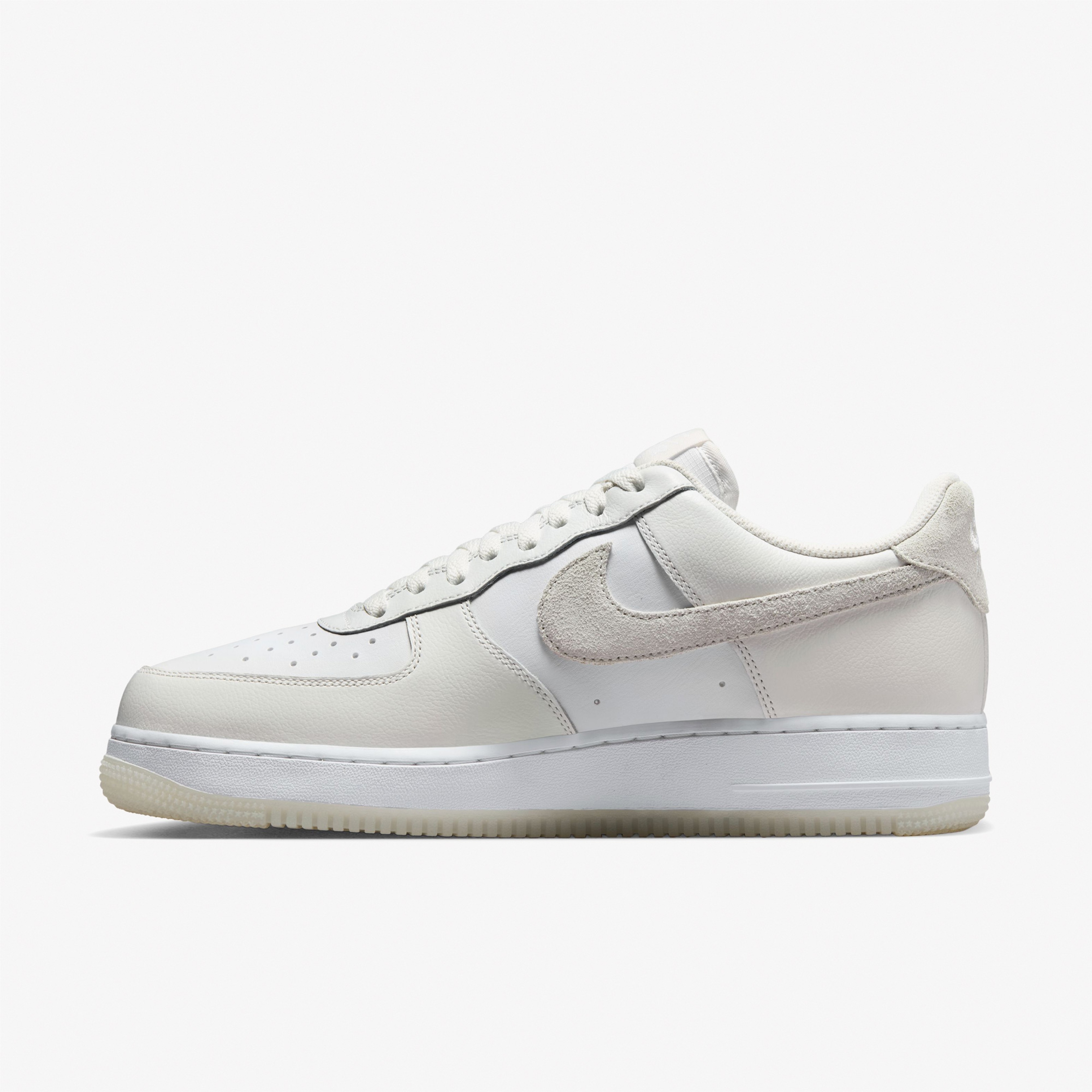 Nike Air Force 1 07 Lv8 Erkek Beyaz Sneaker