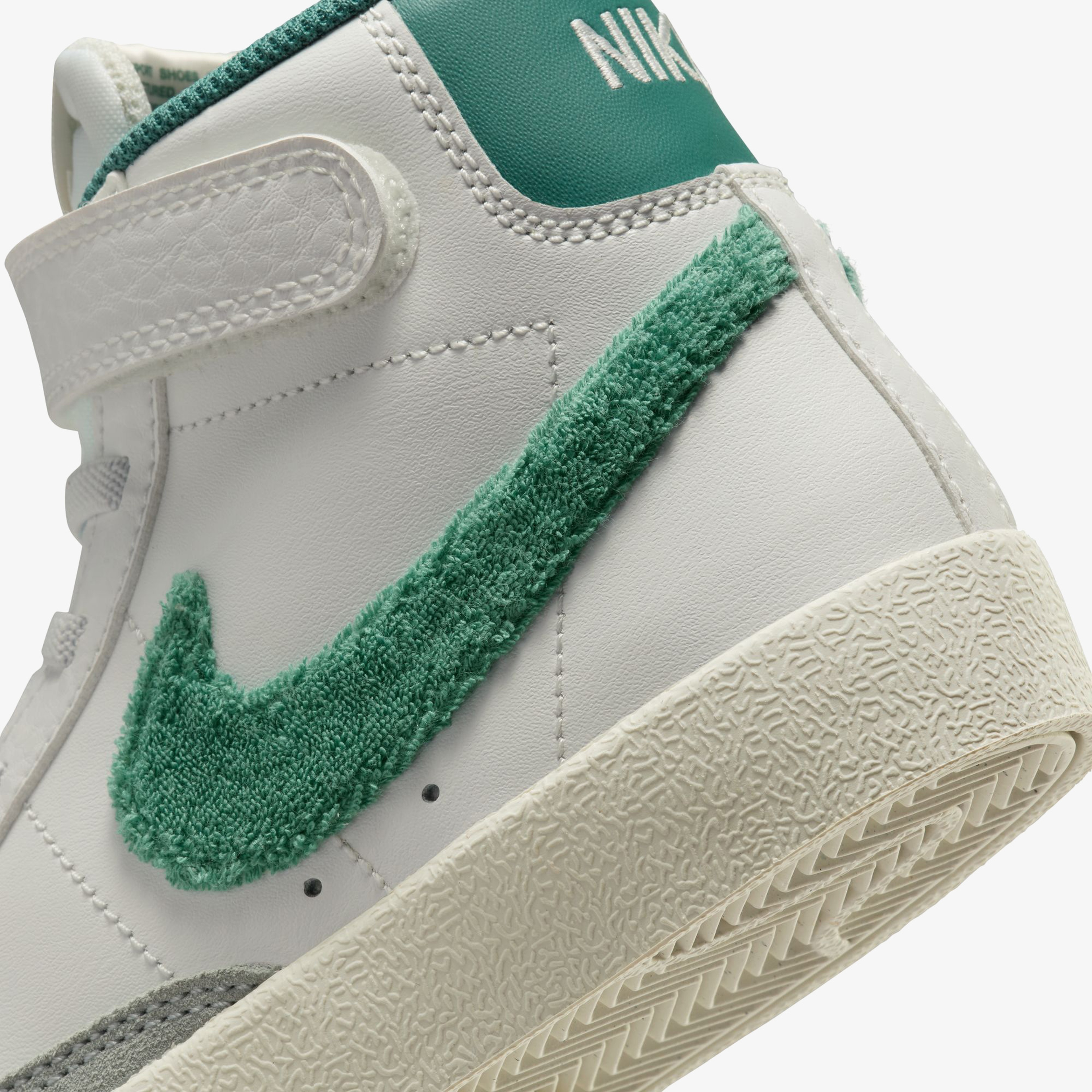 Nike Blazer Mid '77 SE Çocuk Beyaz Spor Ayakkabı