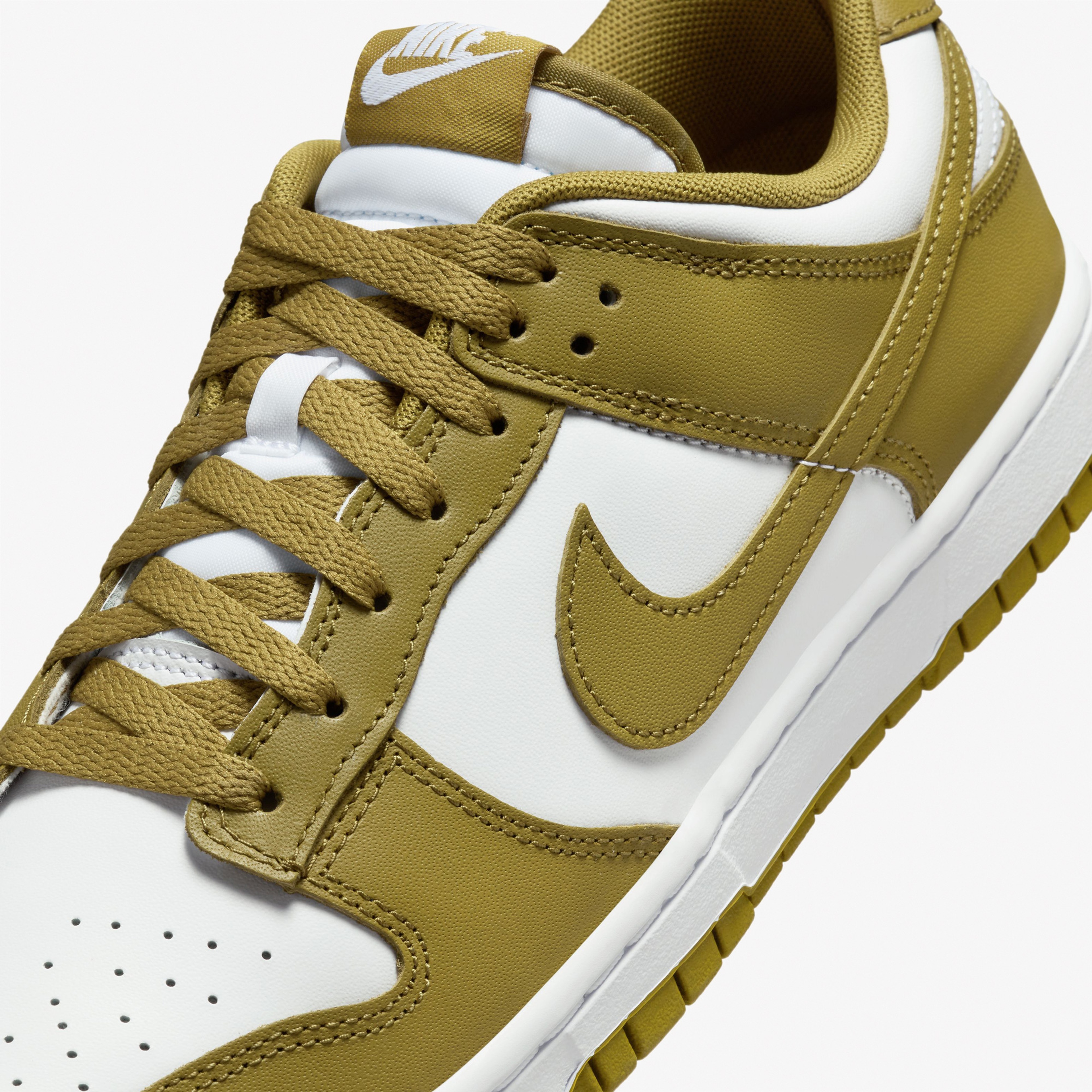 Nike Dunk Low Retro Erkek Beyaz Sneaker