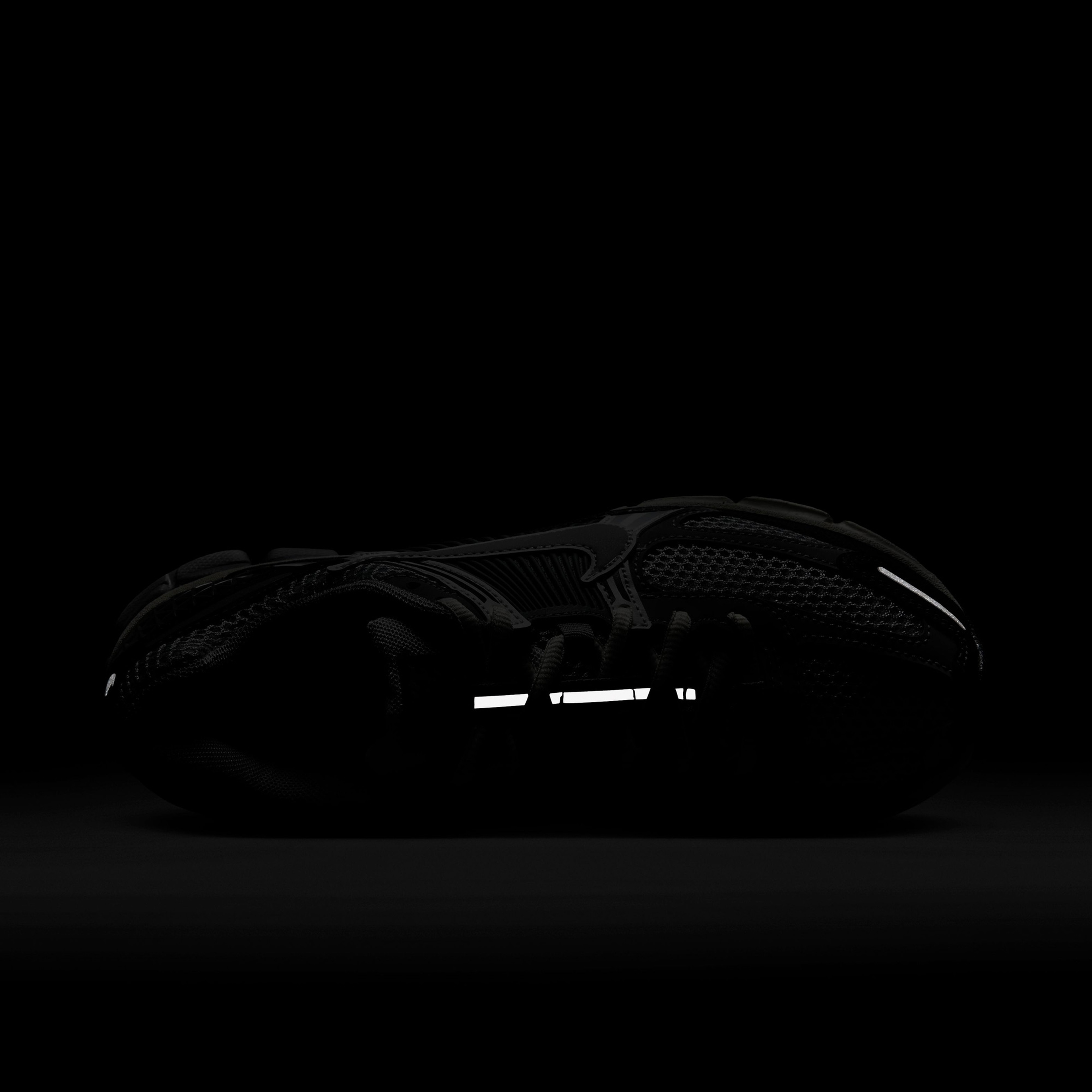 Nike Zoom Vomero 5 Kadın Siyah Sneaker