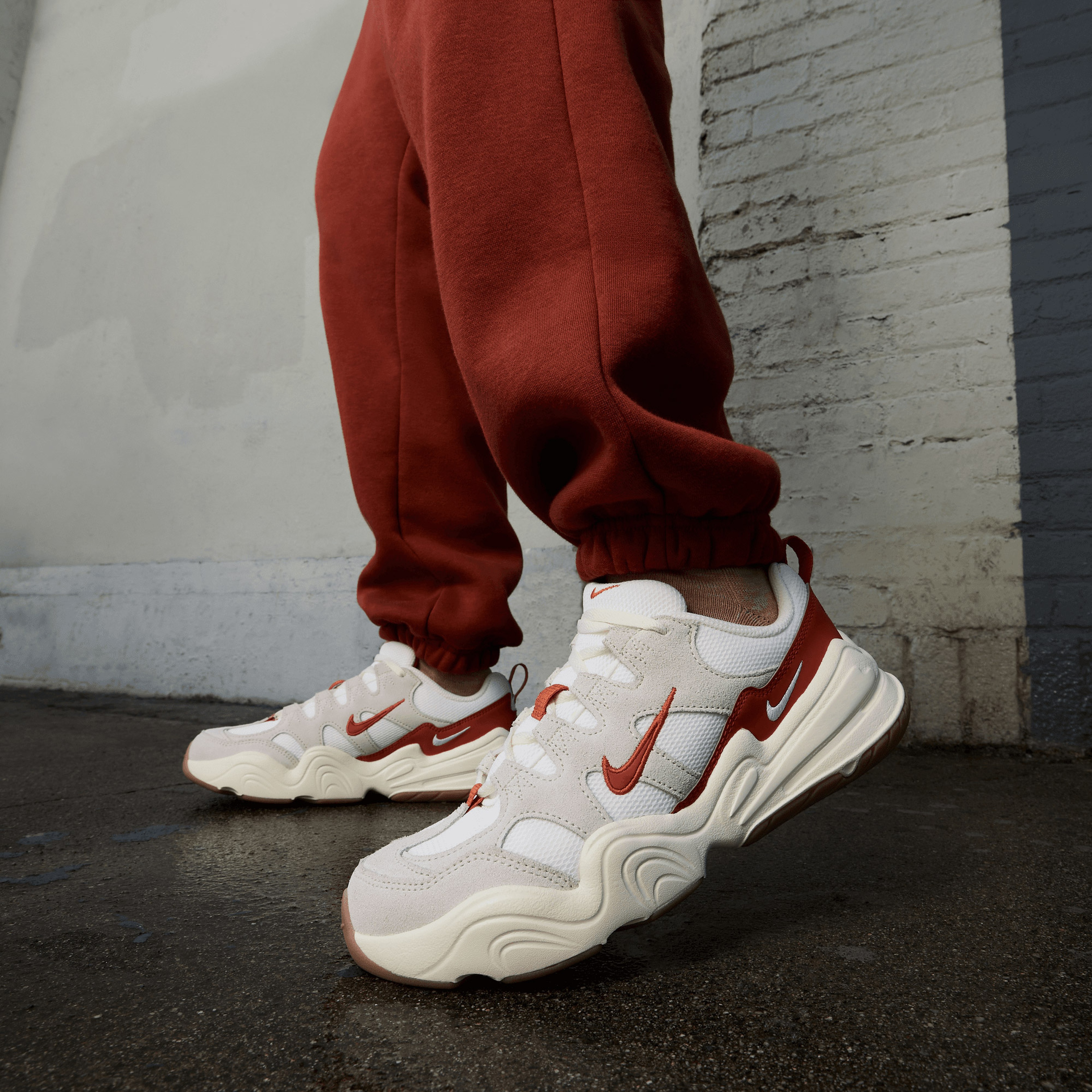 Nike Tech Hera Kadın Beyaz Spor Ayakkabı