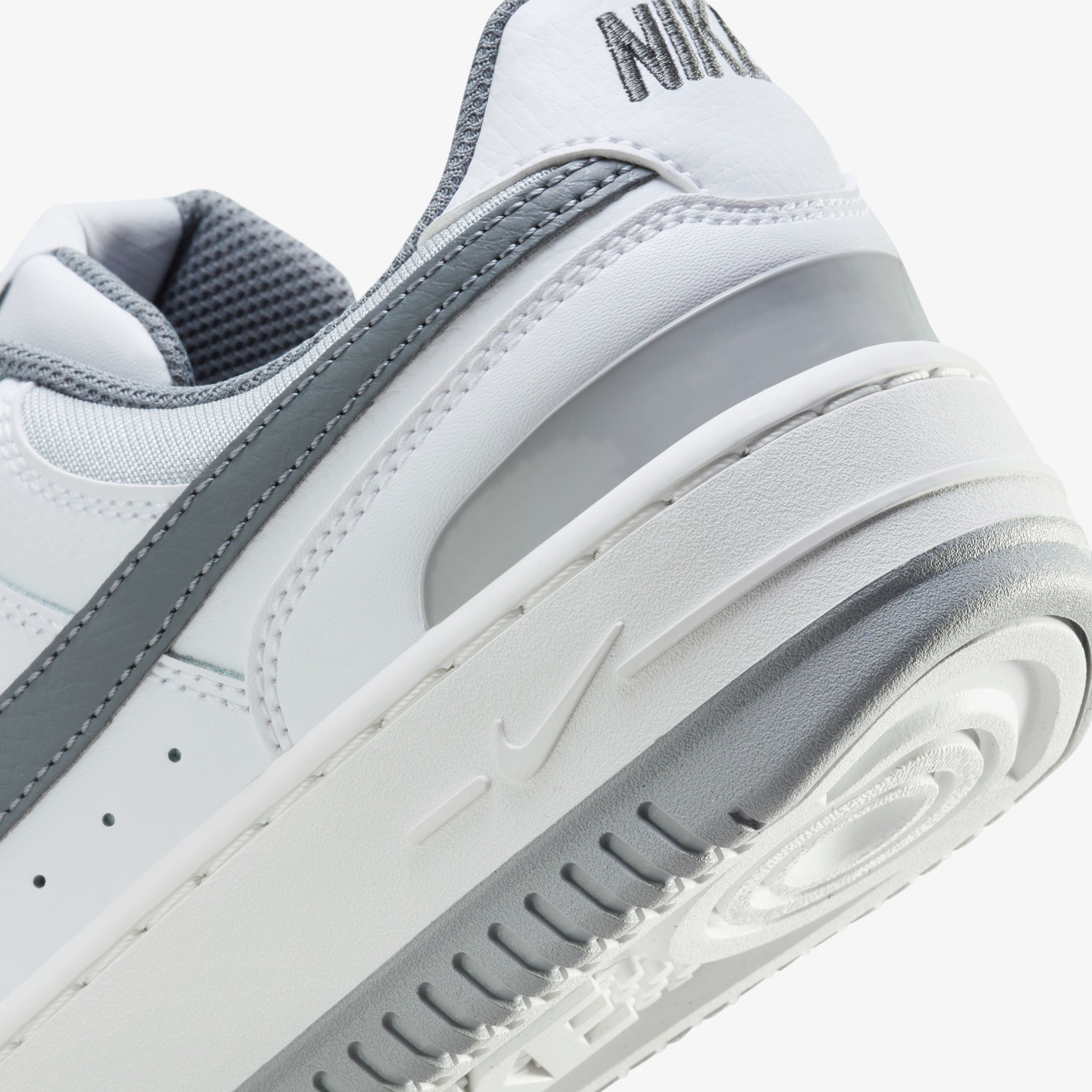 Nike Gamma Force Kadın Beyaz Sneaker