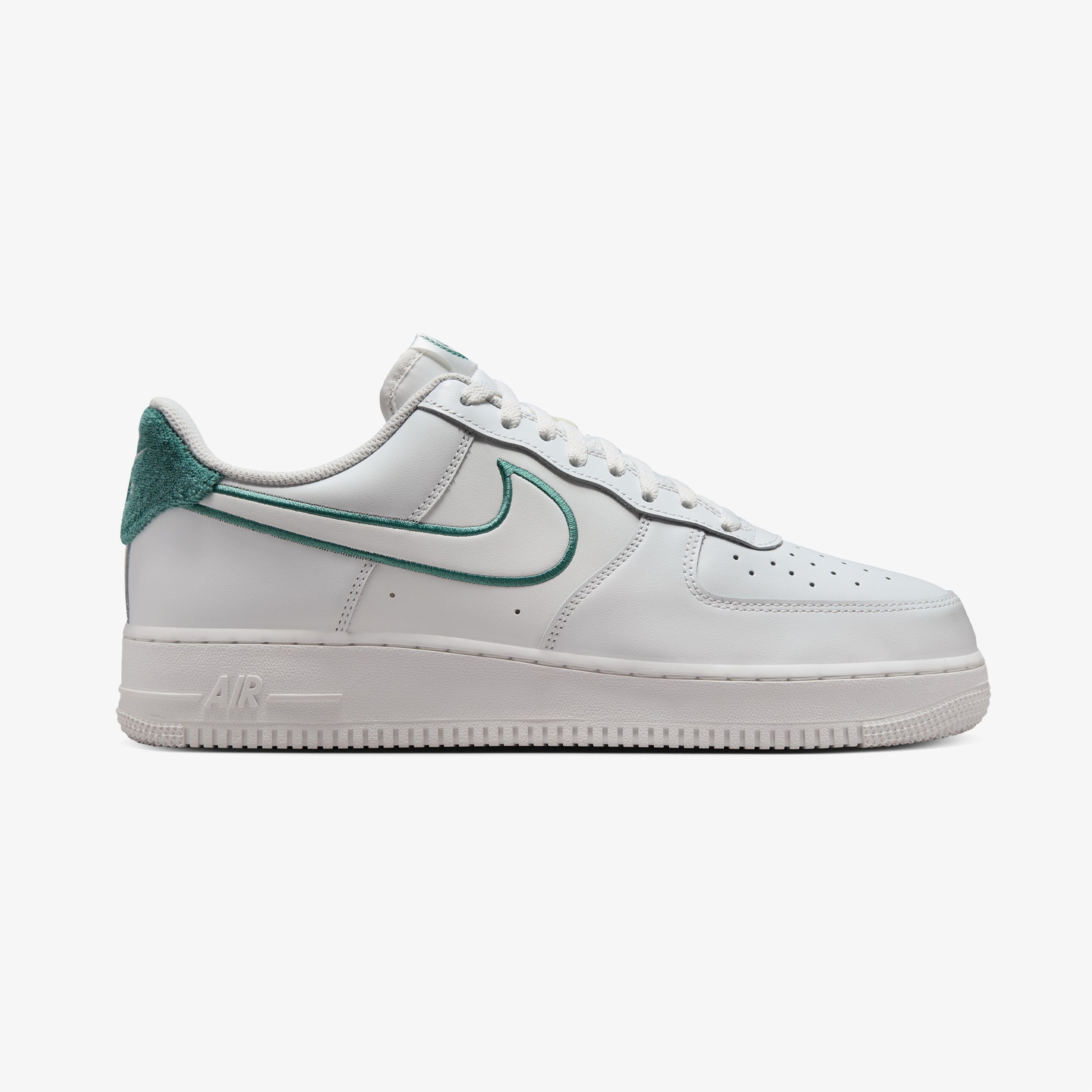 Nike Air Force 1 07 LV8 Erkek Beyaz Sneaker