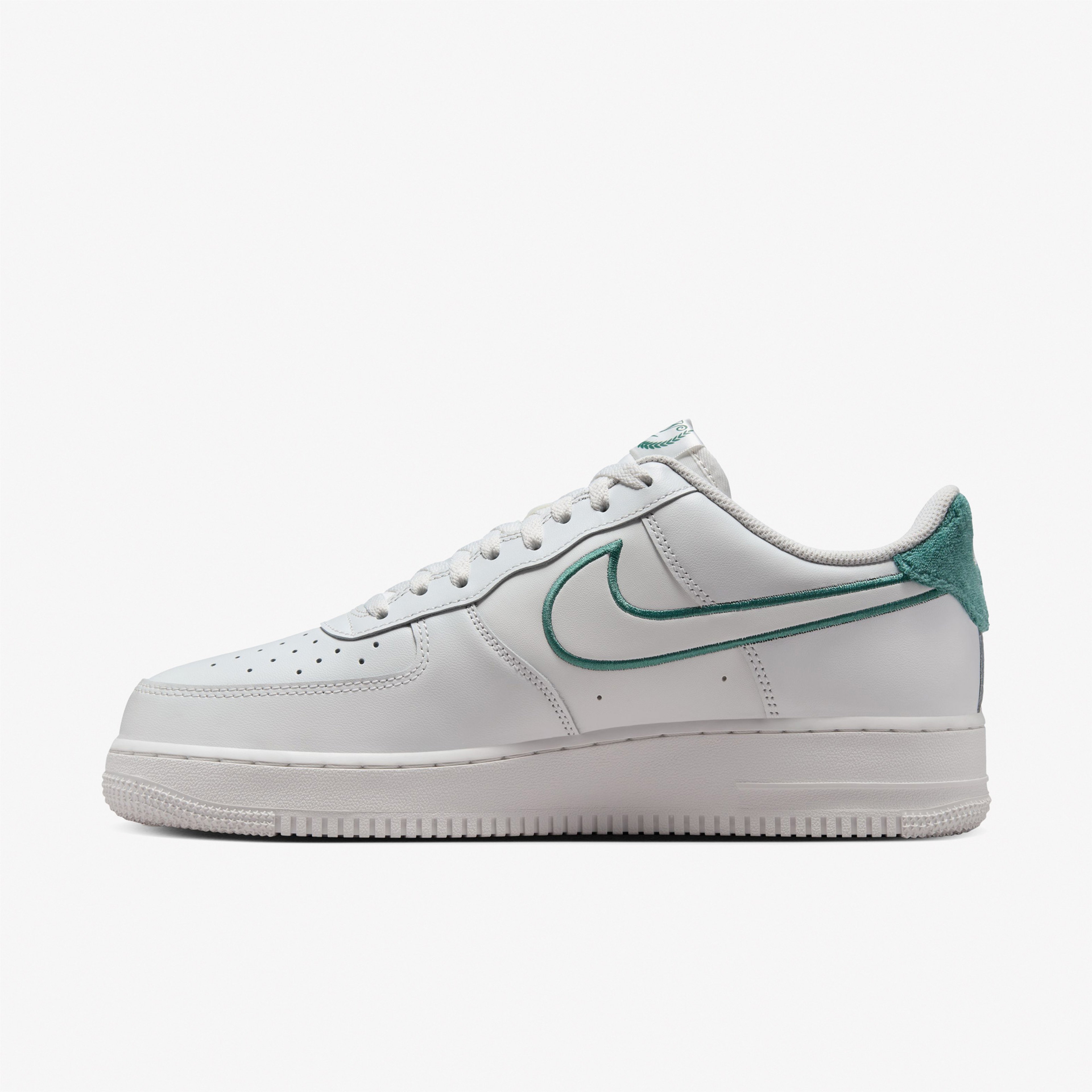 Nike Air Force 1 07 LV8 Erkek Beyaz Sneaker