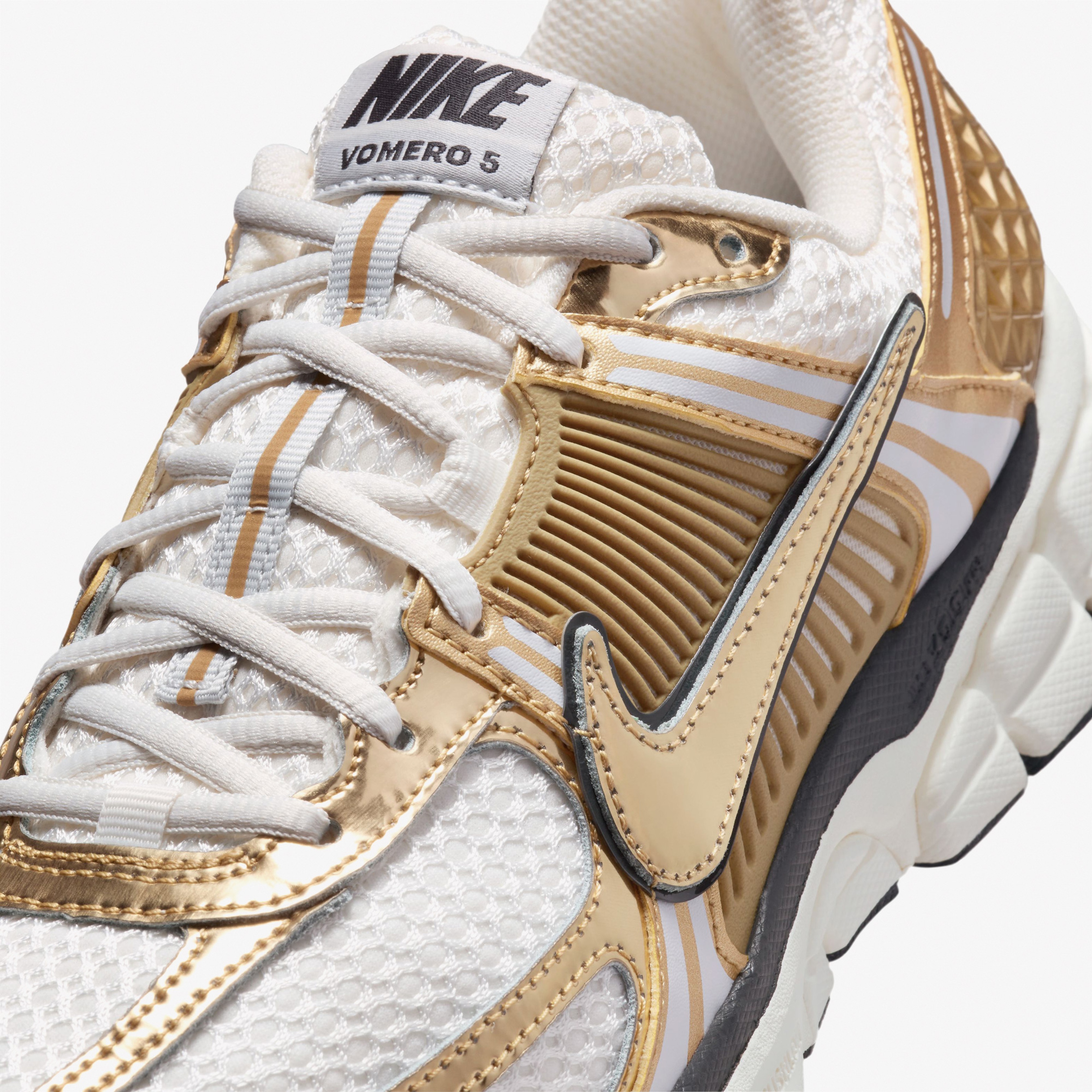 Nike Zoom Vomero 5 Gold Kadın Altın Sneaker