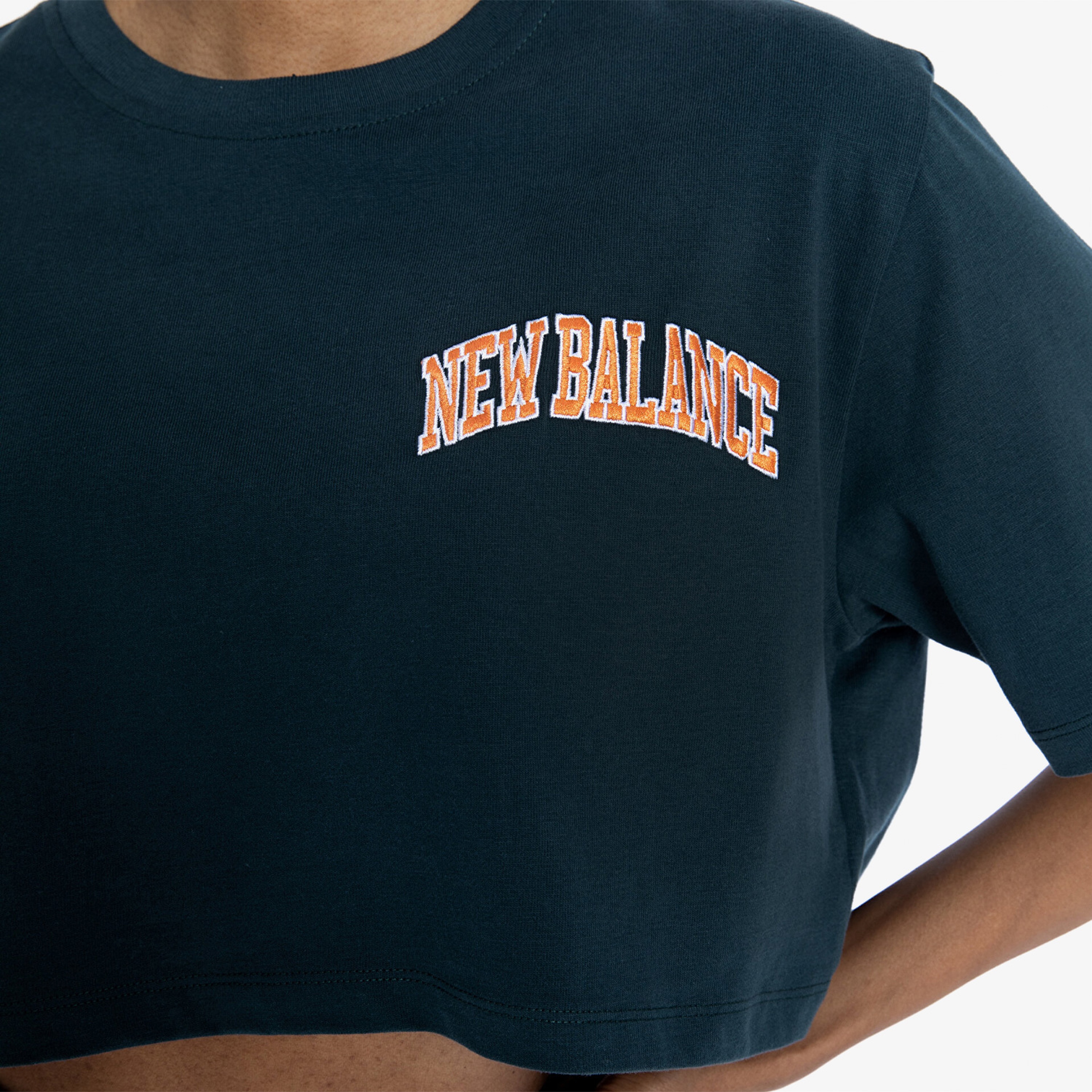 New Balance Athletics Kadın Gri Crop T-Shirt