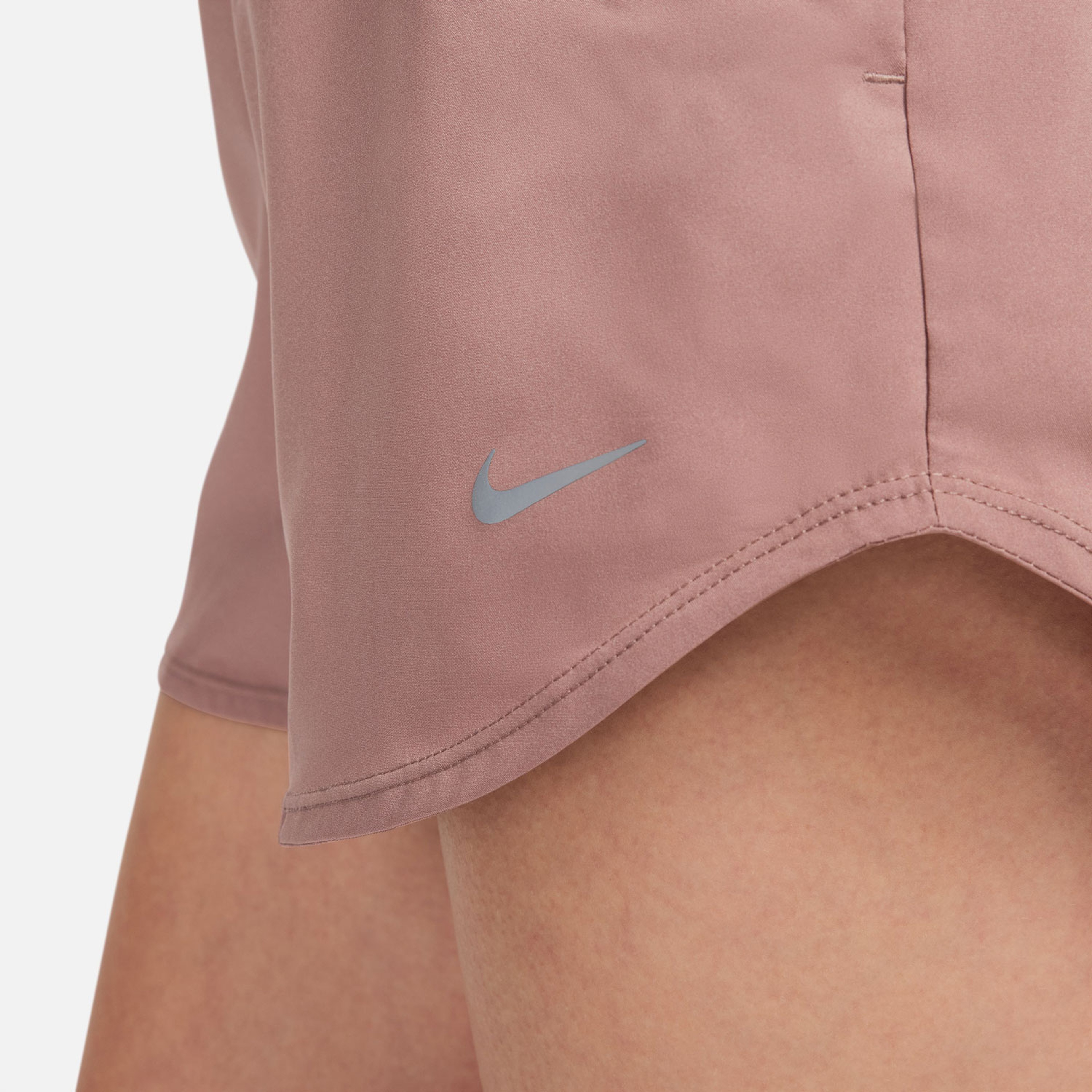 Nike One Dri-FIT Ultra Yüksek Belli 8 cm Slip Astarlı Kadın Kahverengi Şort