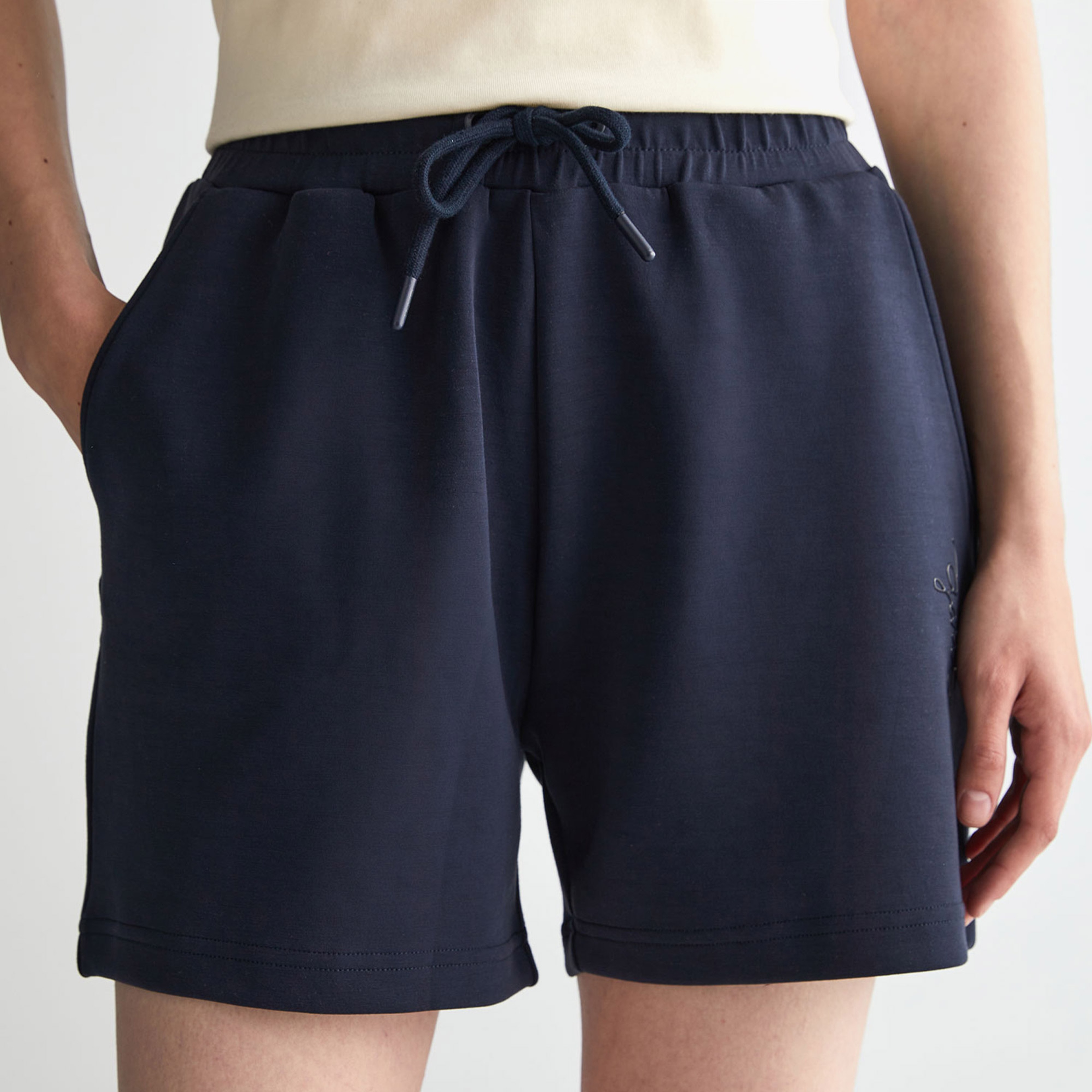 GANT Kadın Lacivert Regular Fit Şort