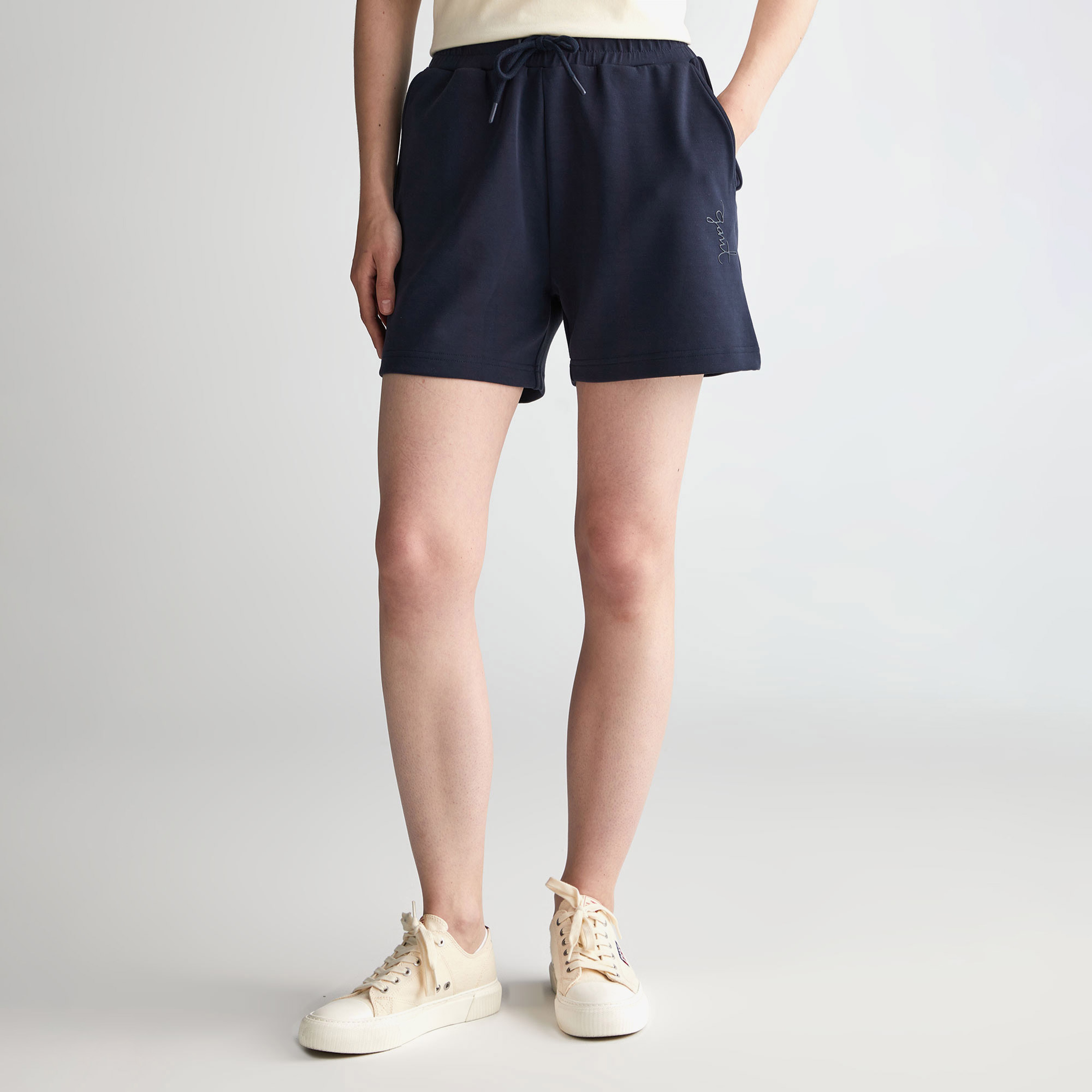 GANT Kadın Lacivert Regular Fit Şort