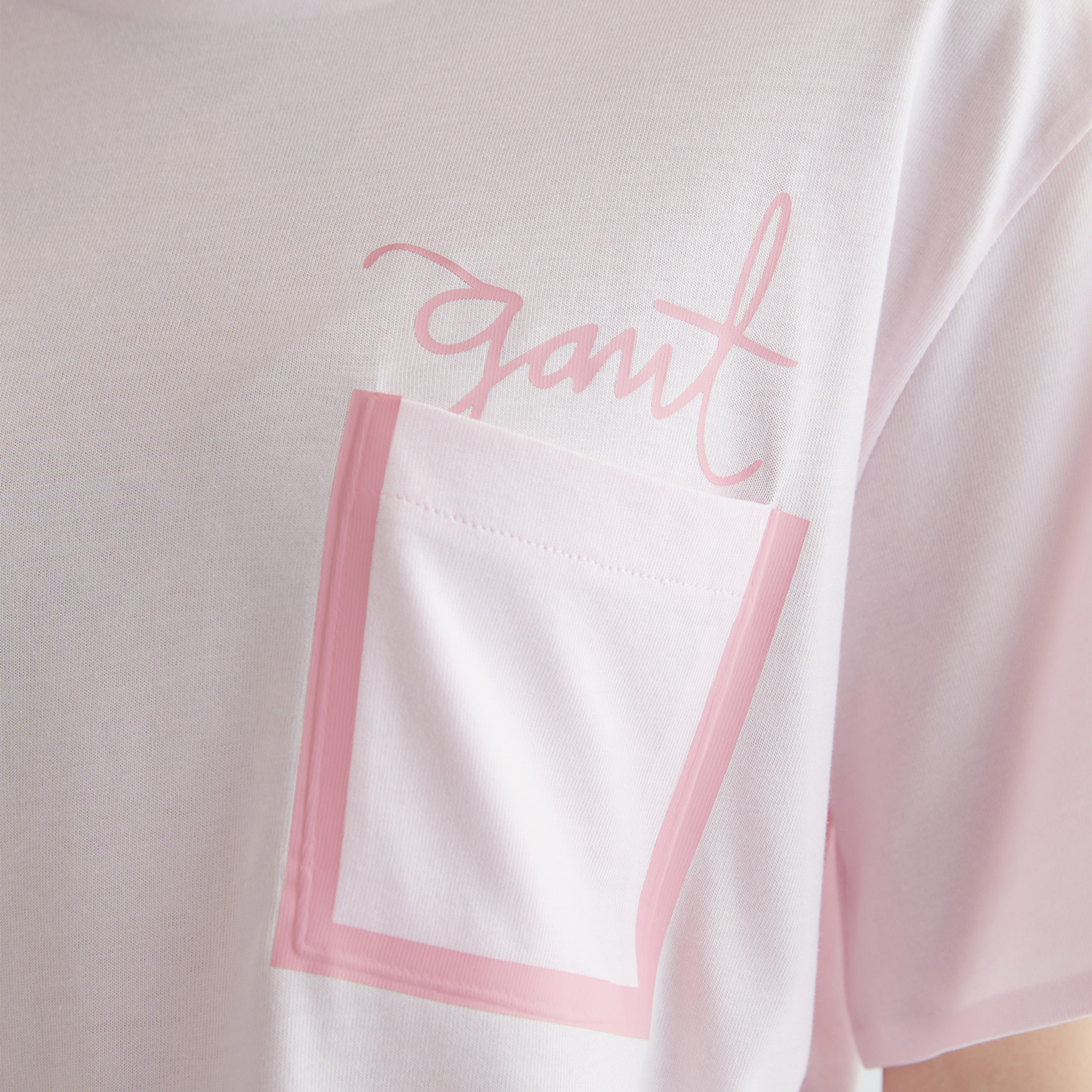 GANT Kadın Pembe Oversize Fit Bisiklet Yaka Logolu T-shirt