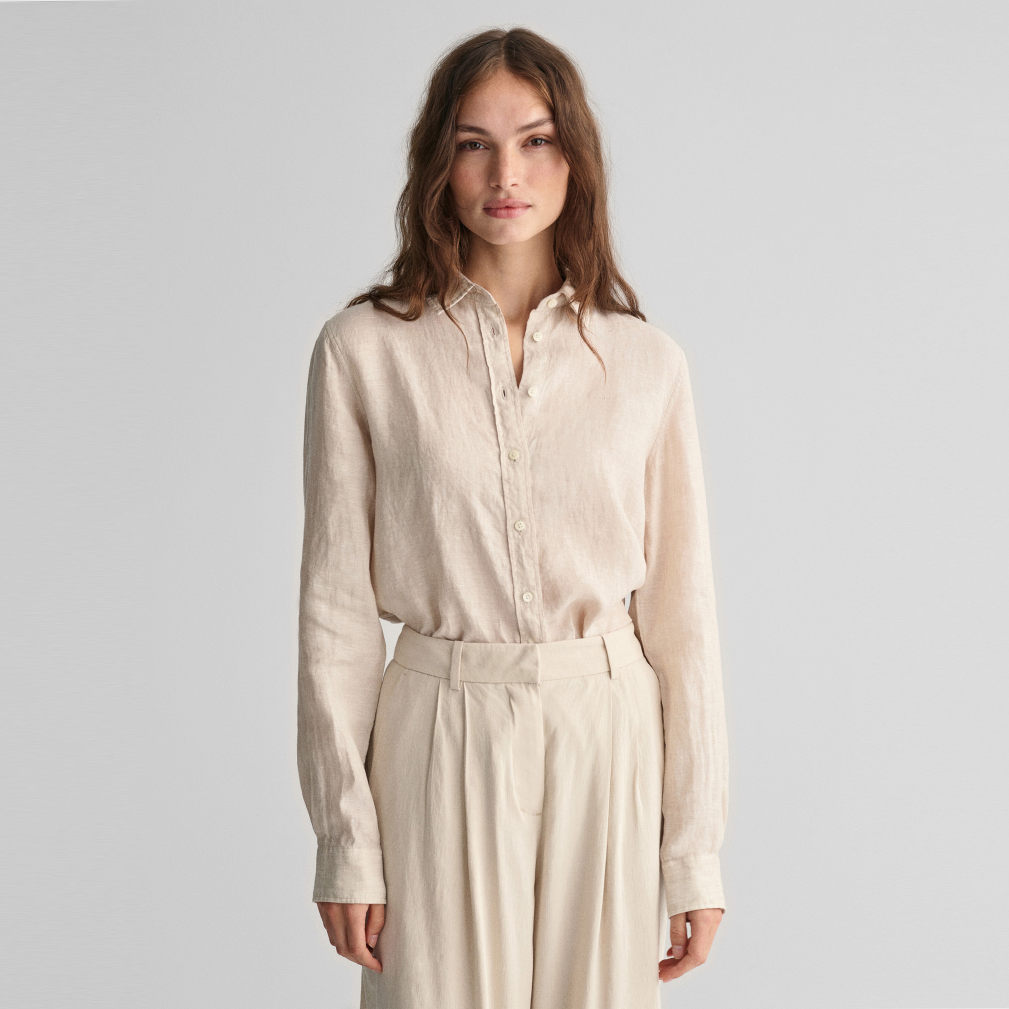 GANT Kadın Bej Regular Fit Klasik Yaka Keten Gömlek